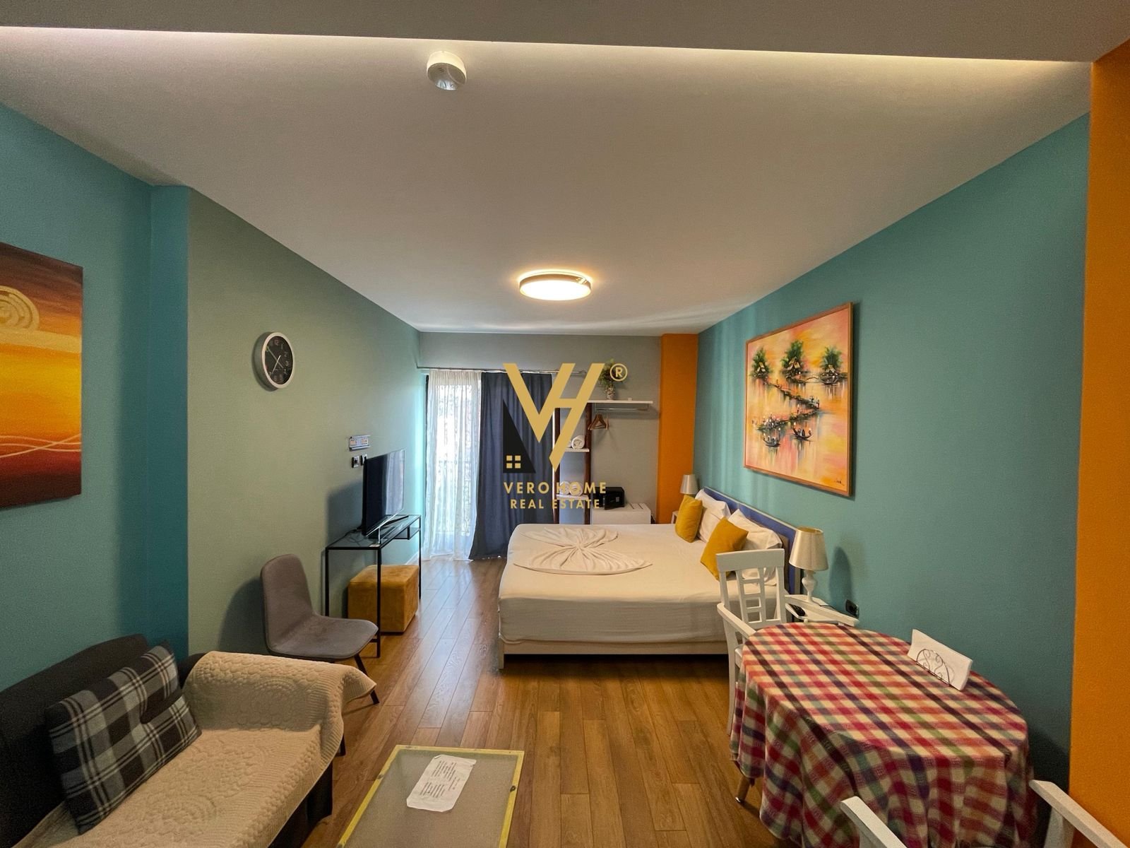 HOTEL ME QERA TE RRUGA E KAVAJES 3.500 EURO