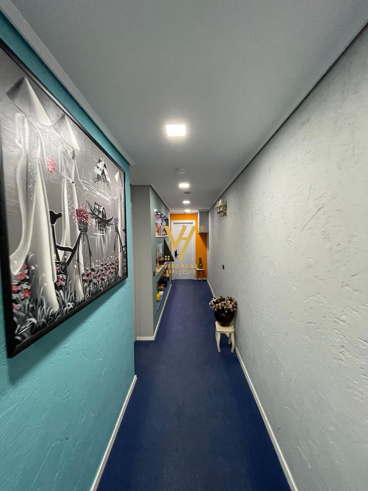 HOTEL ME QERA TE RRUGA E KAVAJES 3.500 EURO