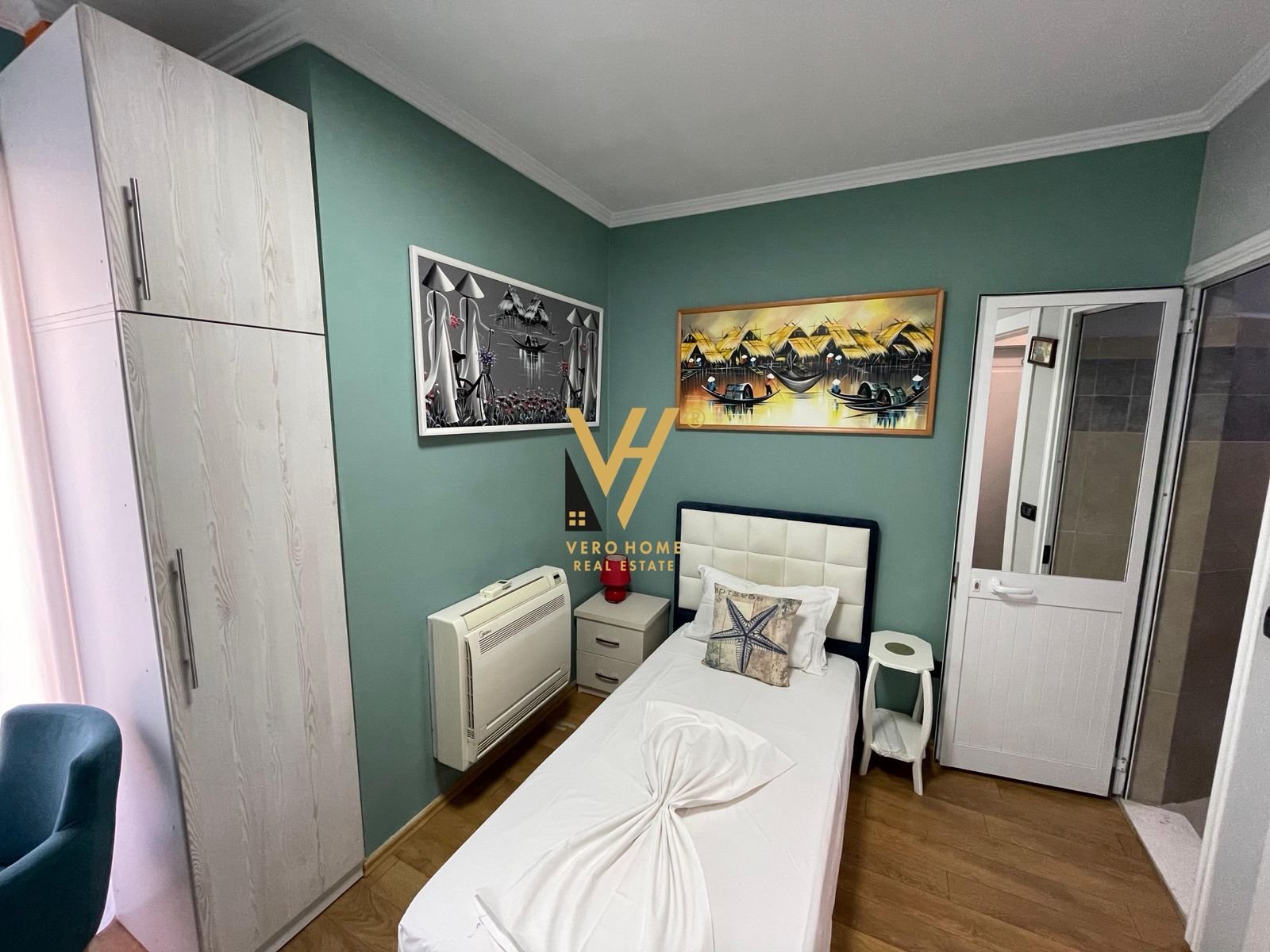 HOTEL ME QERA TE RRUGA E KAVAJES 3.500 EURO