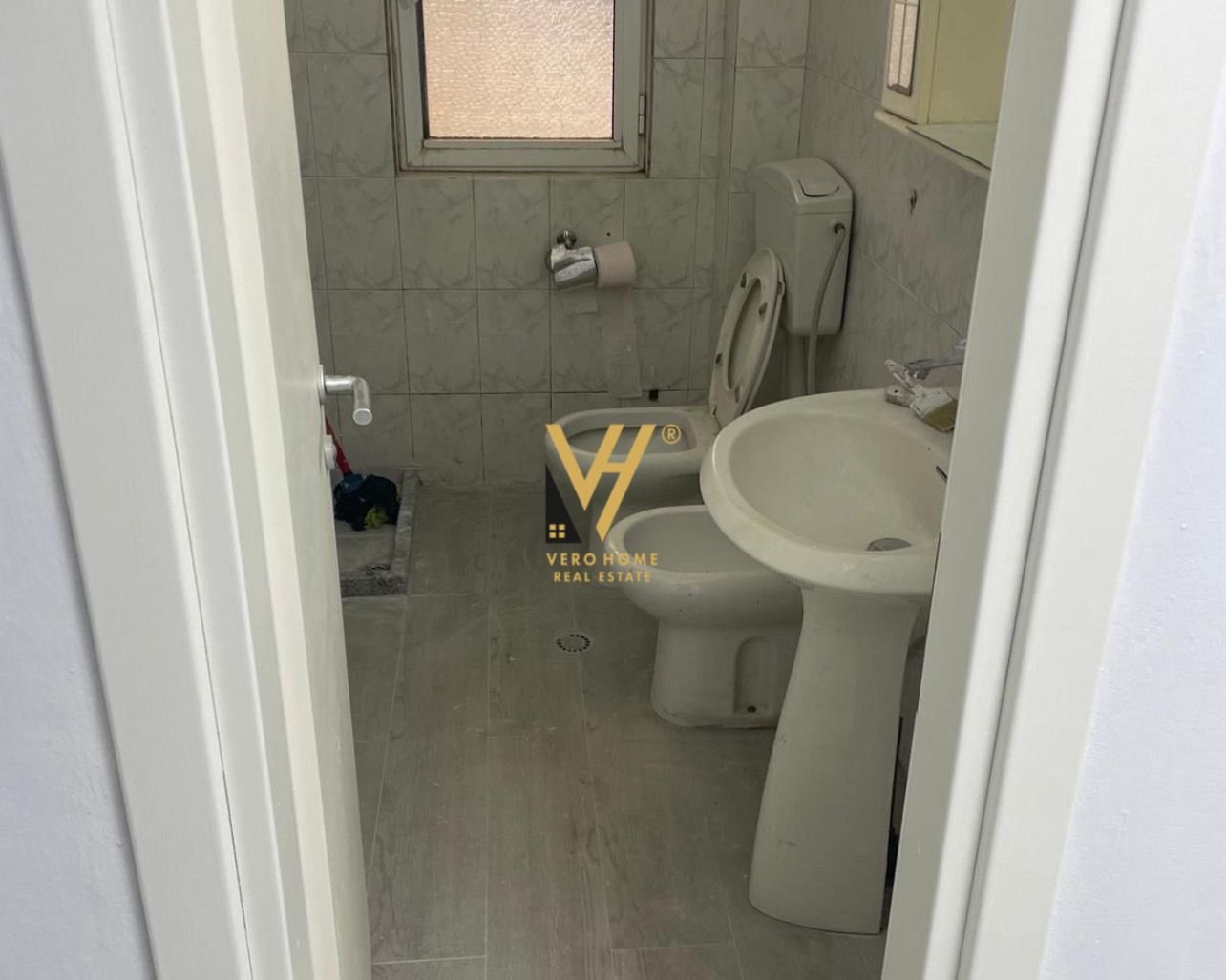 ZYRE 114 M2 ME QERA TE IRFAN TOMINI 800 EURO