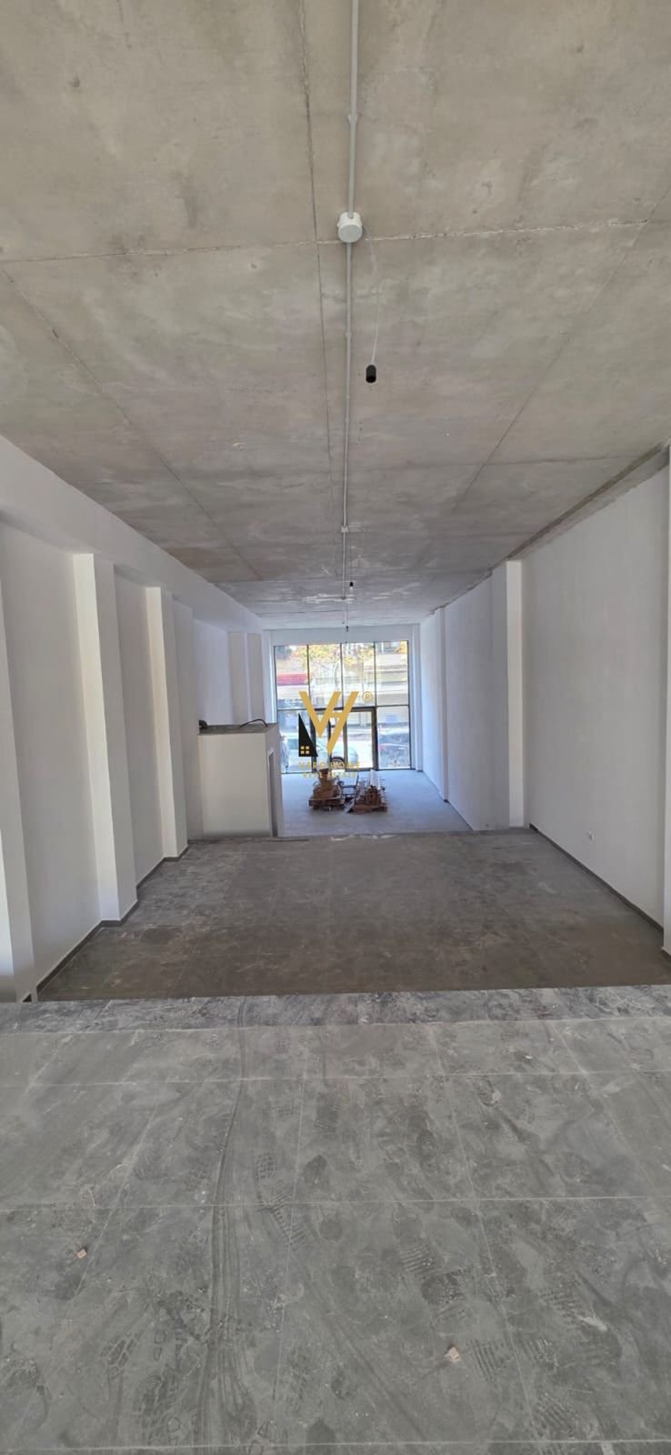 DYQAN 125 M2 TE RR.BARRIKADAVE 3.500 EURO