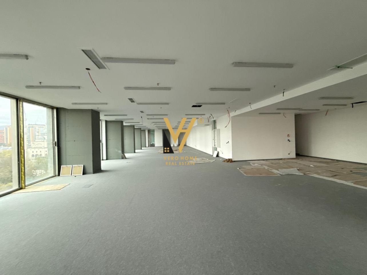 AMBIENT 1.570 M2 TE DOWNTOWN 39.300 EURO