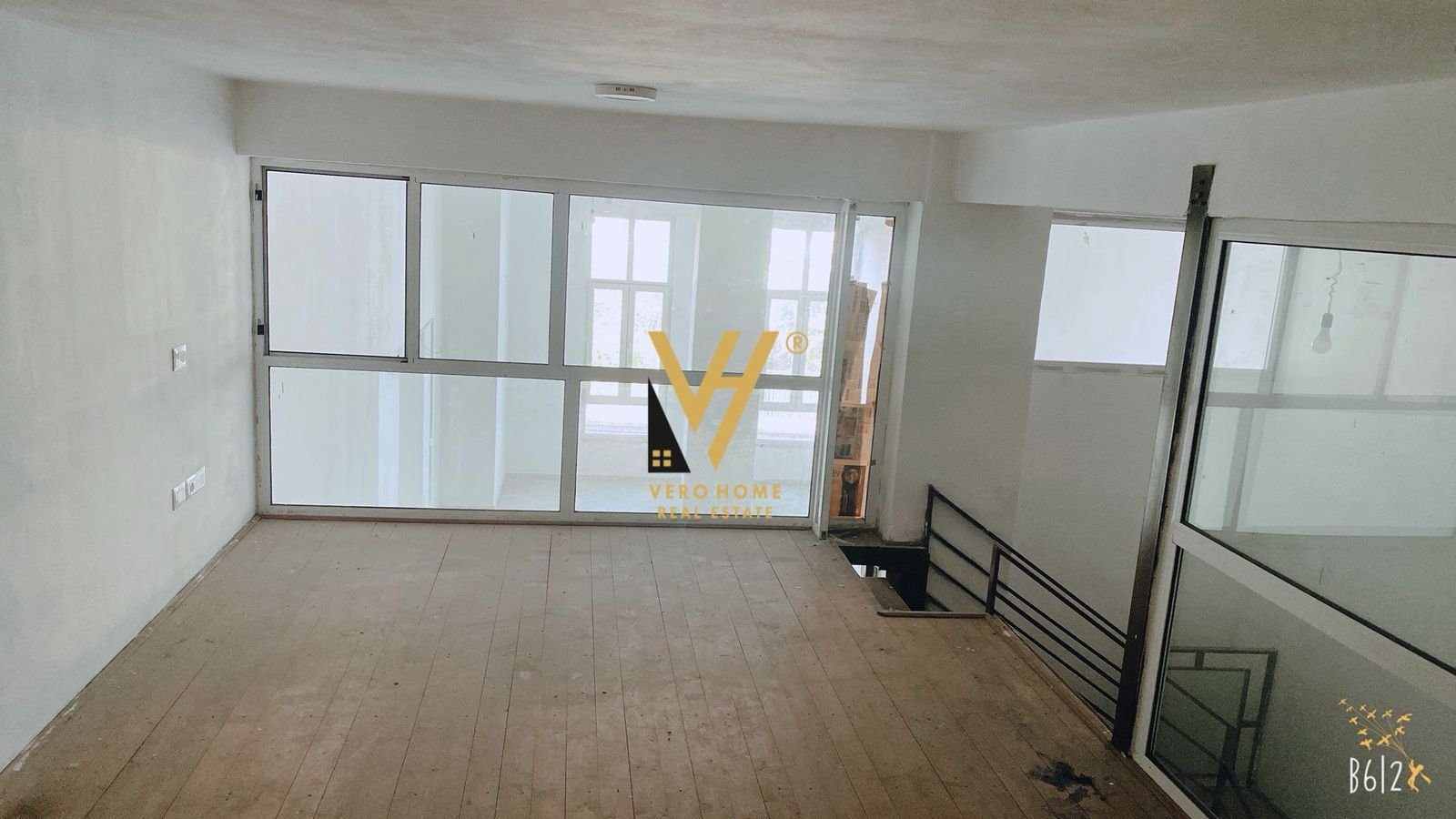 AMBIENT 160 M2 TE KTHESA E KAMZES 800 EURO