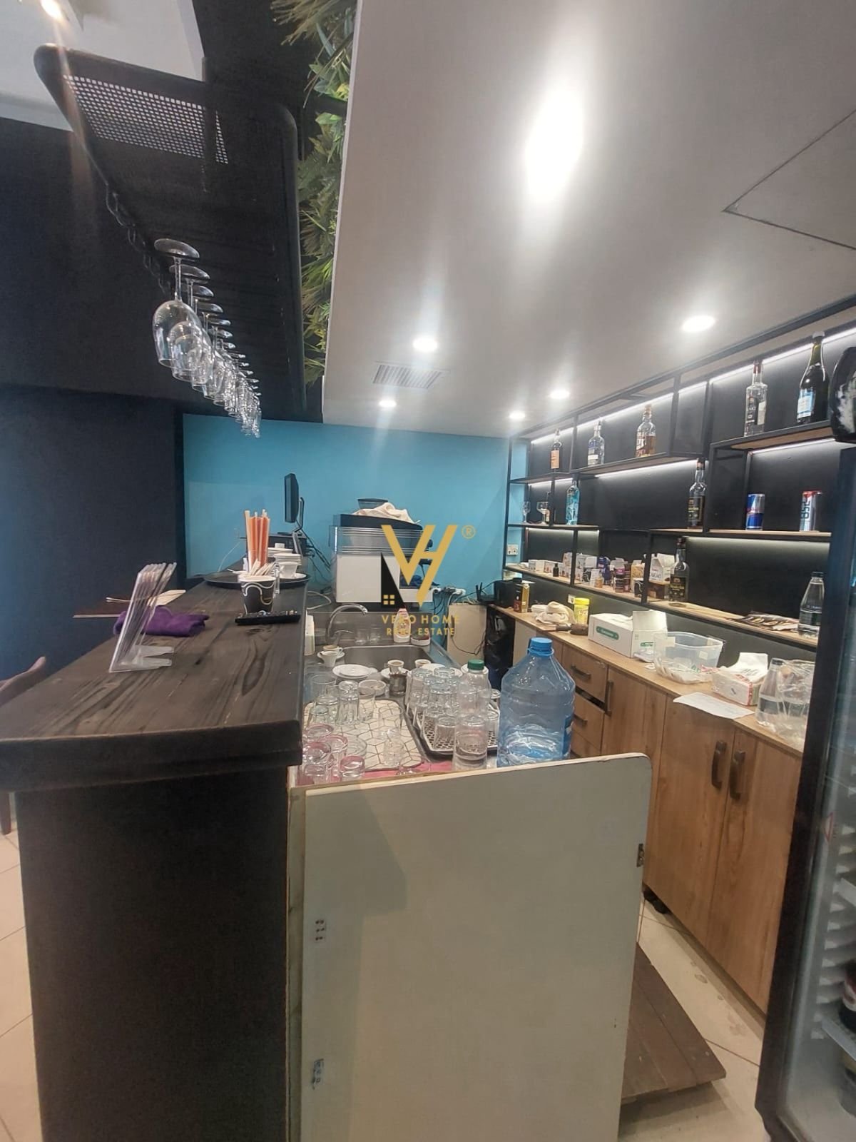 BAR KAFE 70 M2 ME QERA NE YZBERISHT 50.000 LEKE