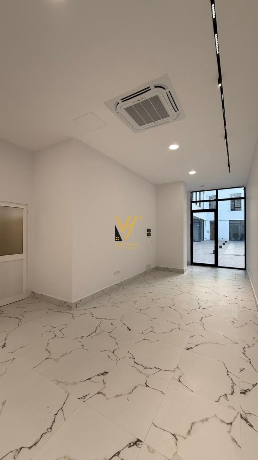 AMBIENT 38 M2 TE RRUGA MINE PEZA 900 EURO