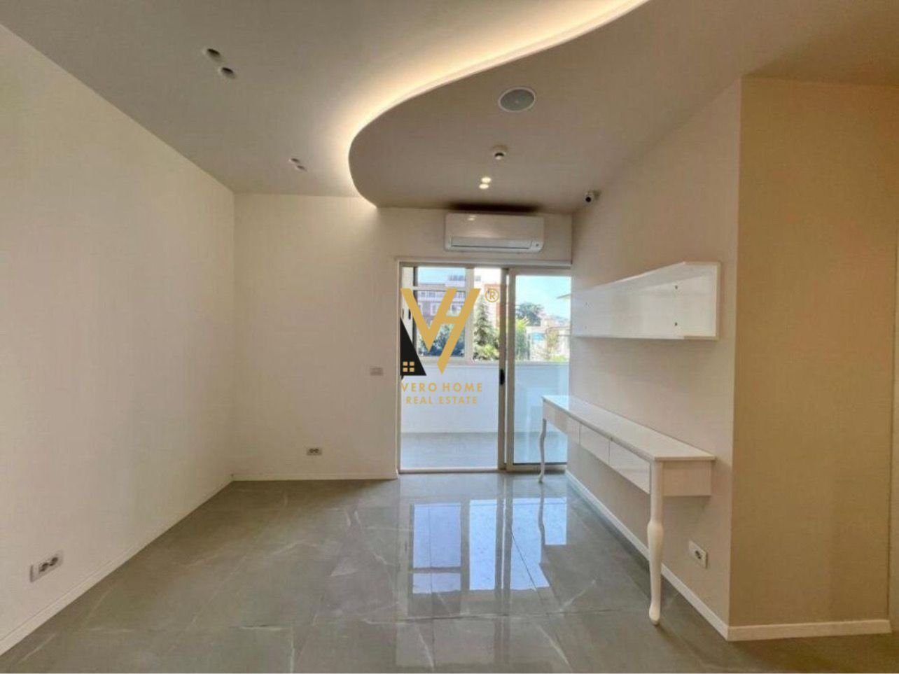 AMBIENT 140 M2 ME QIRA TE HARRY FULTZ 1.600 EURO