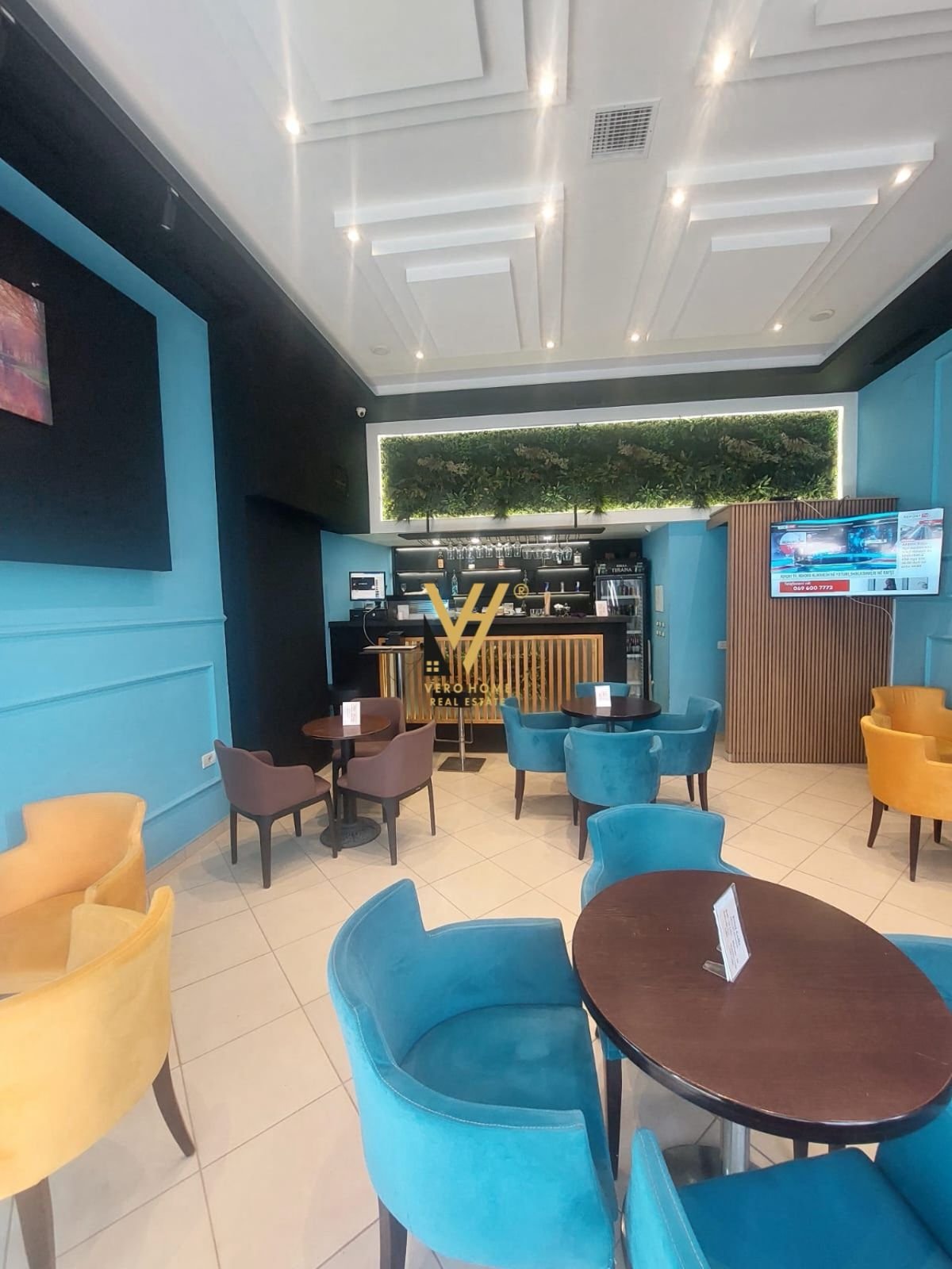 BAR KAFE 70 M2 ME QERA NE YZBERISHT 50.000 LEKE