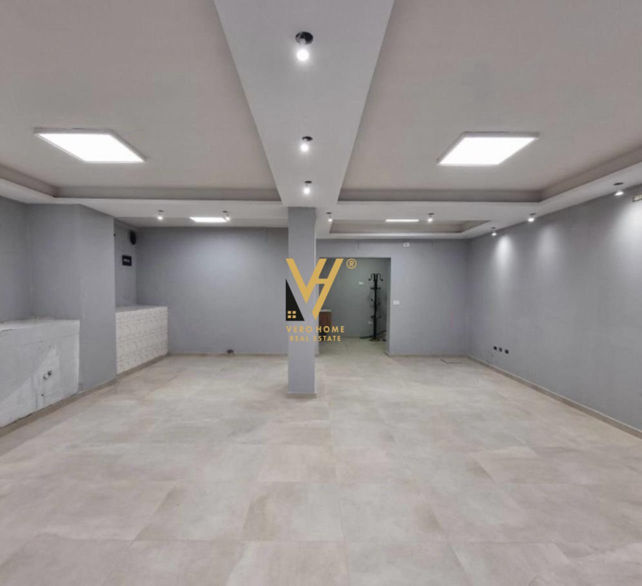 AMBIENT BIZNESI 94 M2 TE HOXHA TAHSIN 134.000 EURO