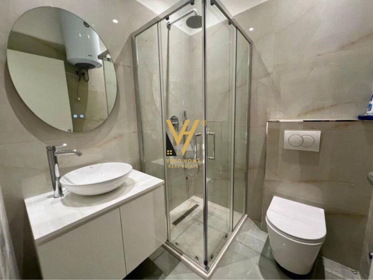 AMBIENT 140 M2 ME QIRA TE HARRY FULTZ 1.600 EURO