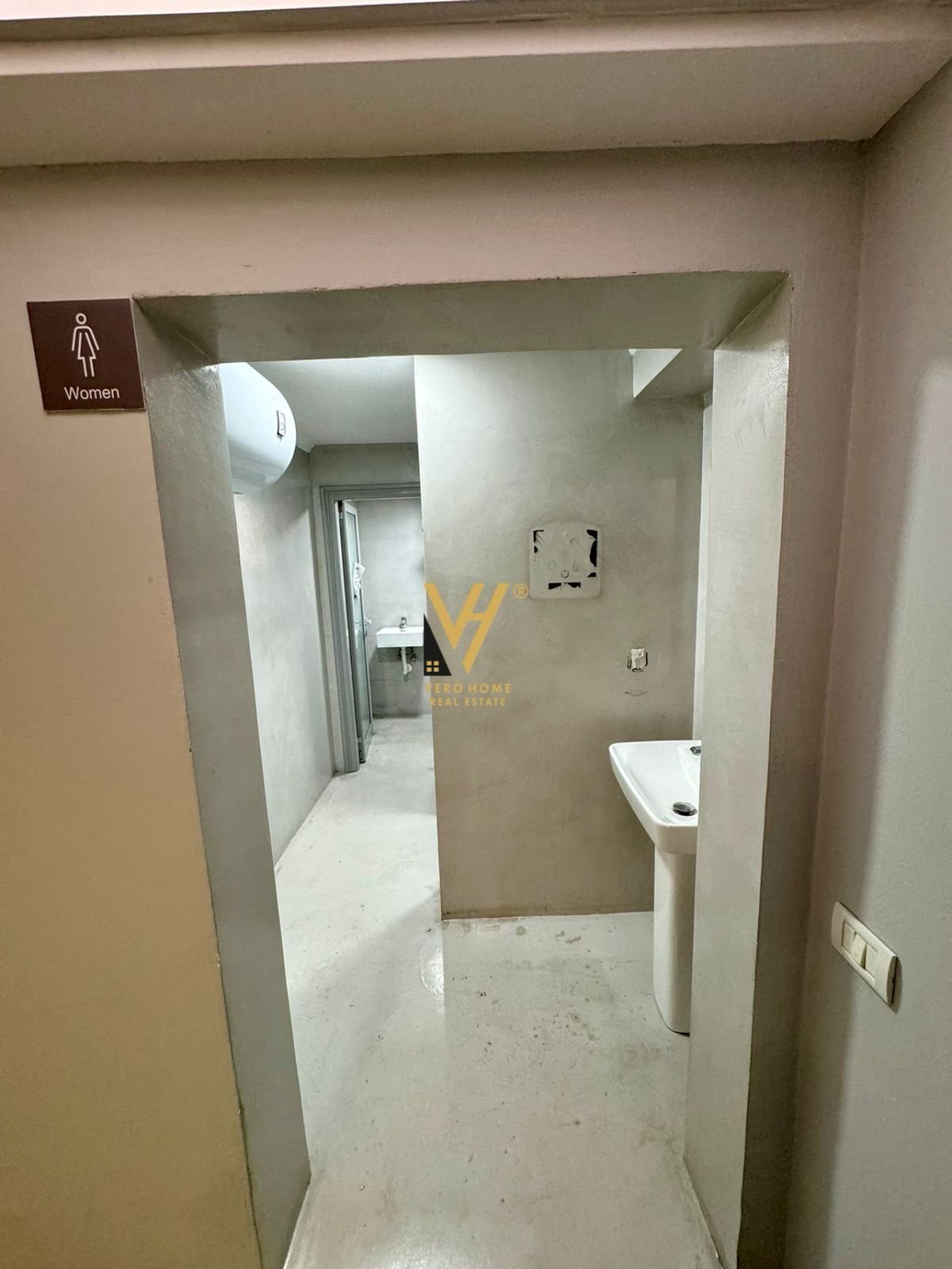 AMBIENT 655 M2 TE RRUGA E KAVAJES 5.800 EURO