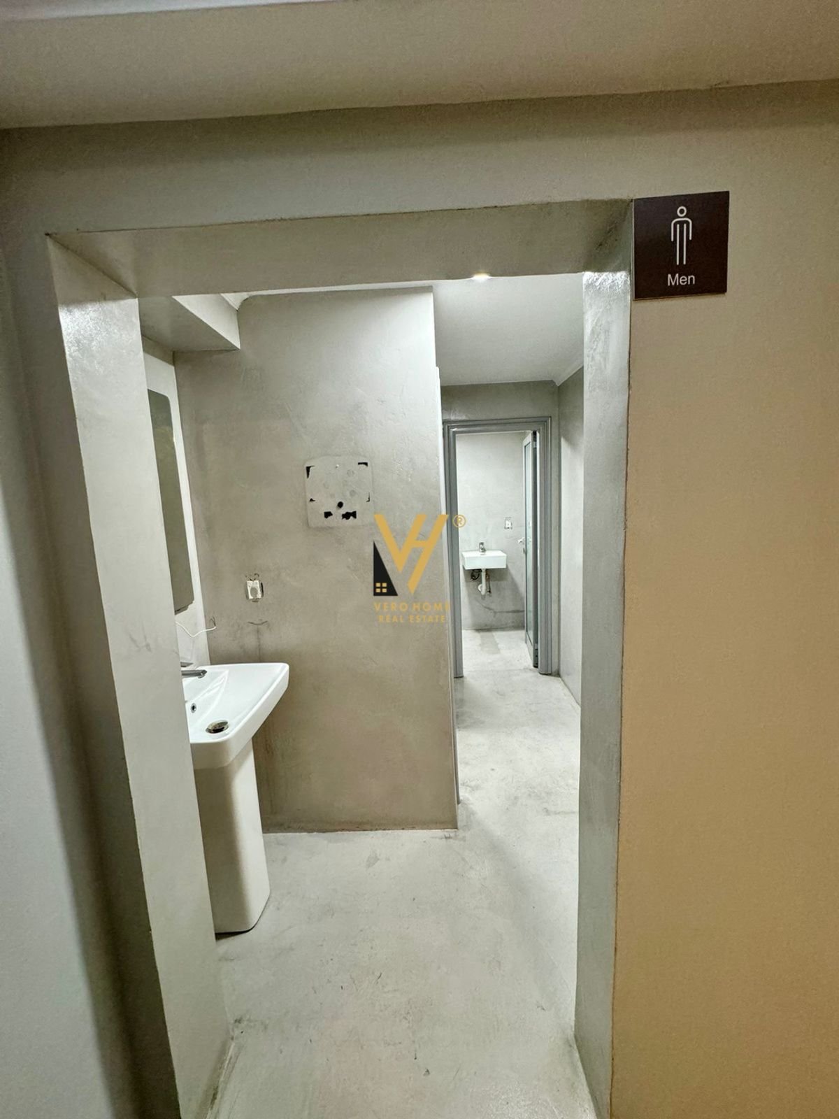 AMBIENT 655 M2 TE RRUGA E KAVAJES 5.800 EURO