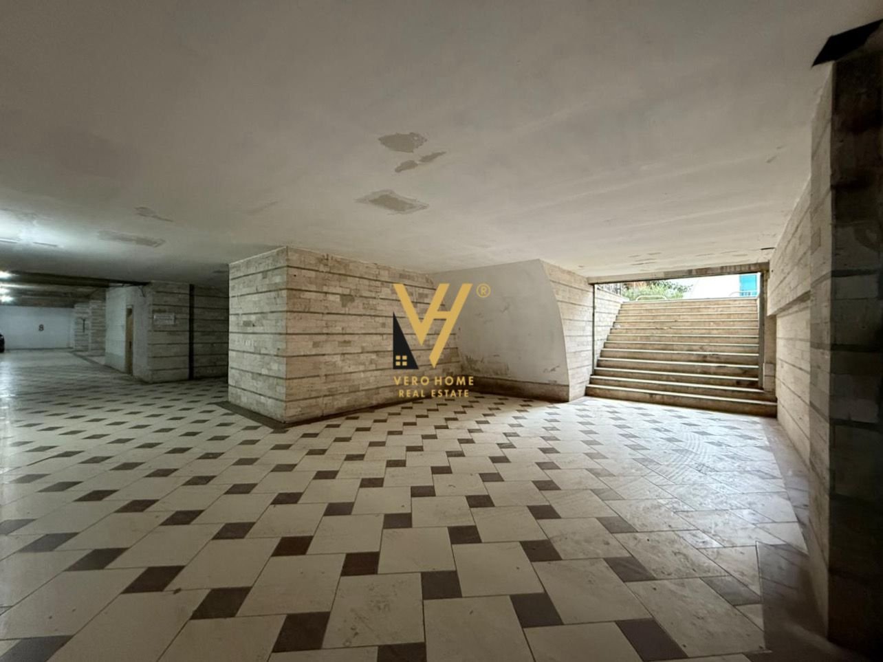 PARKIM 1.500 M2 ME QIRA TE CASA ITALIA 4.500 EURO