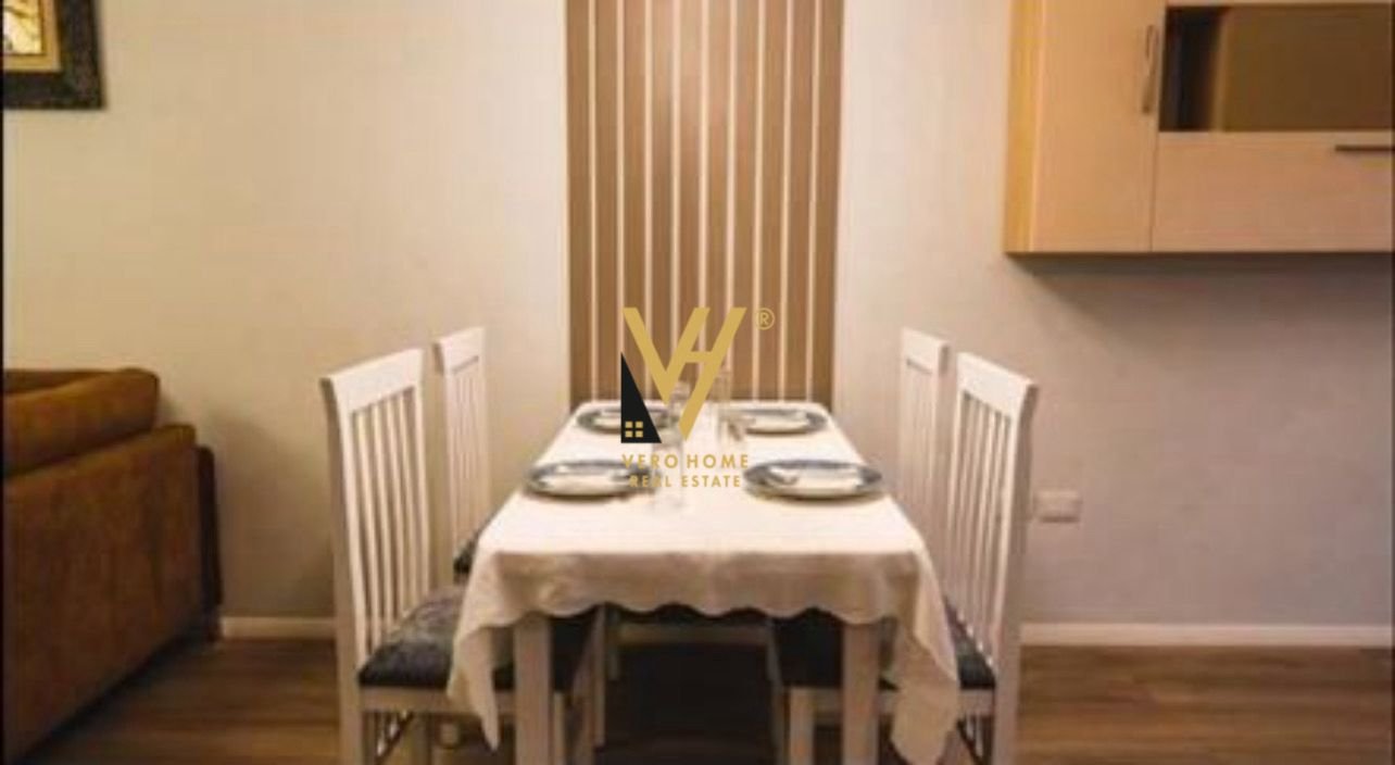 2+1+BLK ME QERA NE BLLOK 1.200 EURO