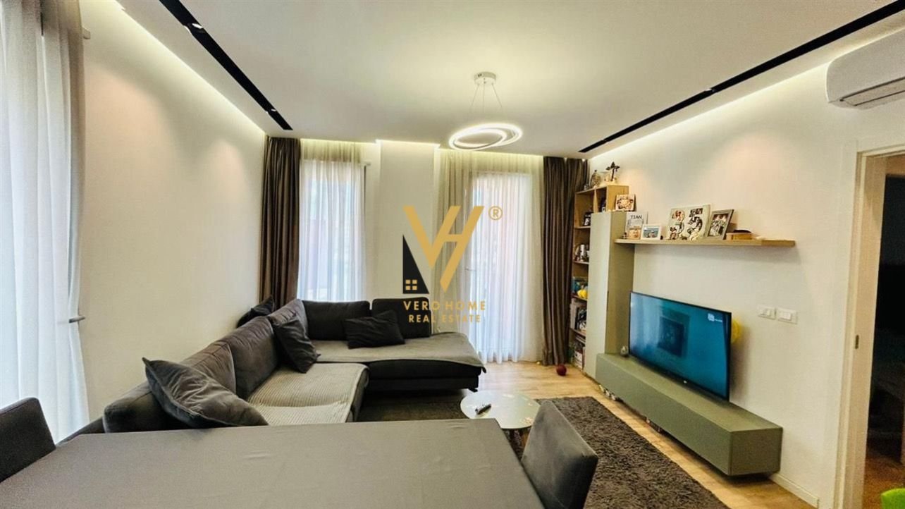 1+1+BLK TE RING CENTER 195.000 EURO