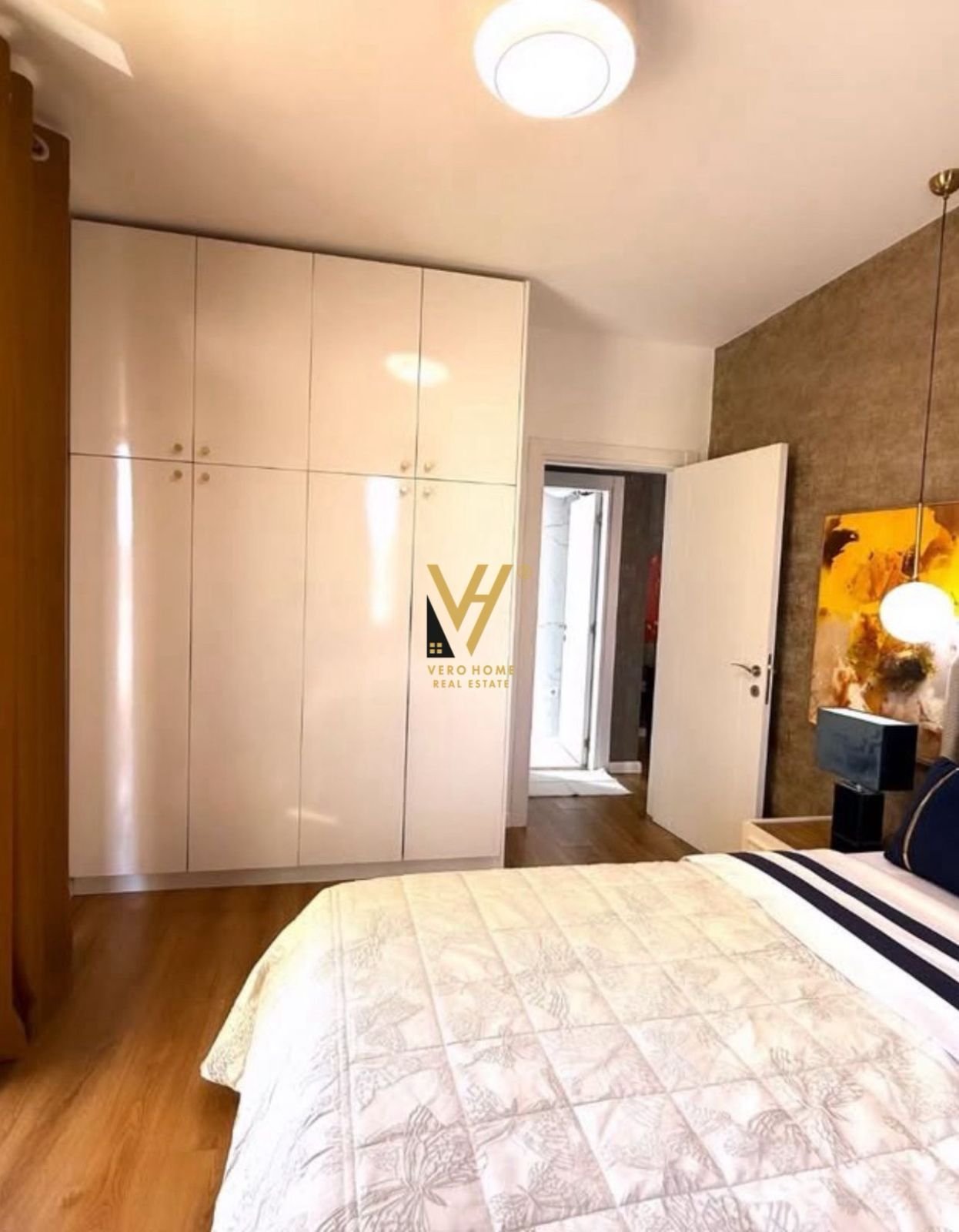 1+1+BLK TE 21 DHJETORI 189.000 EURO