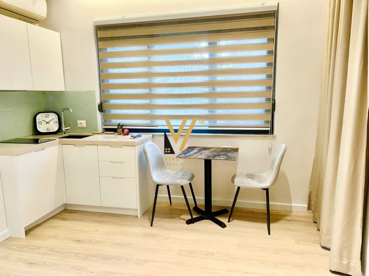 2 GARSONIERE ME QIRA NE QENDER 1.500 EURO