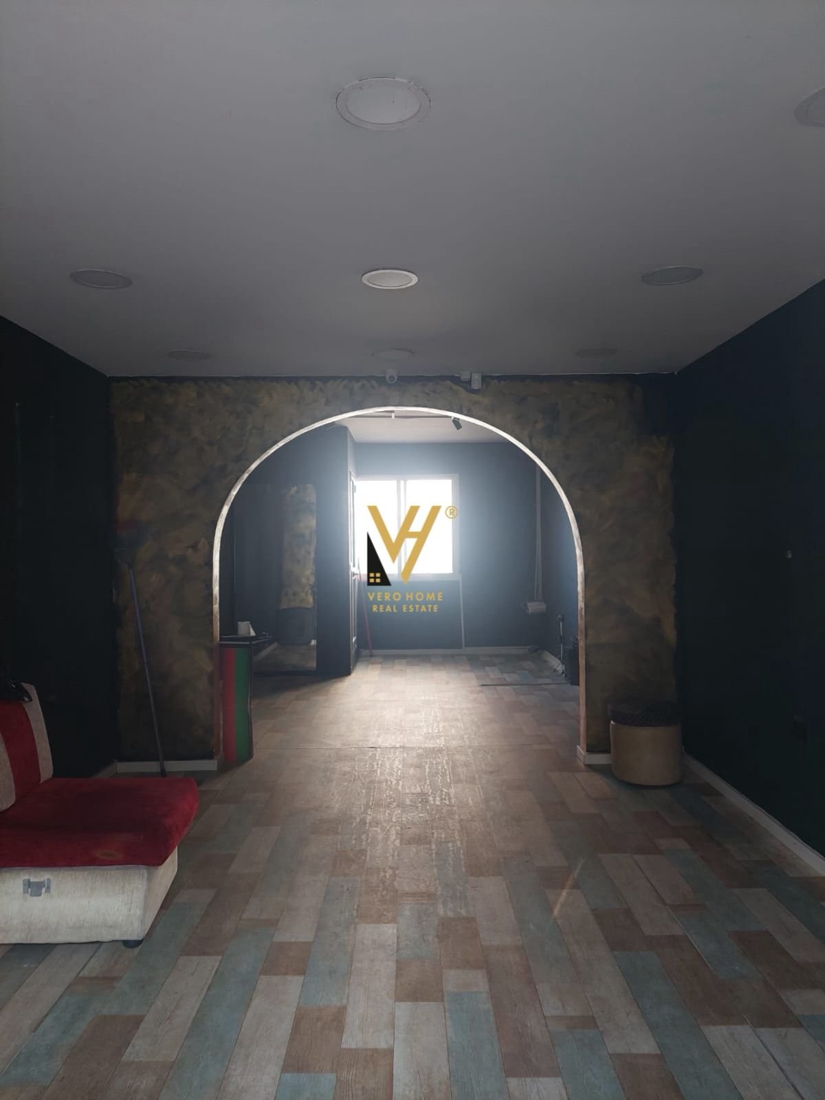 DYQAN 40 M2 ME QERA NE ALI DEM 40.000 LEKE