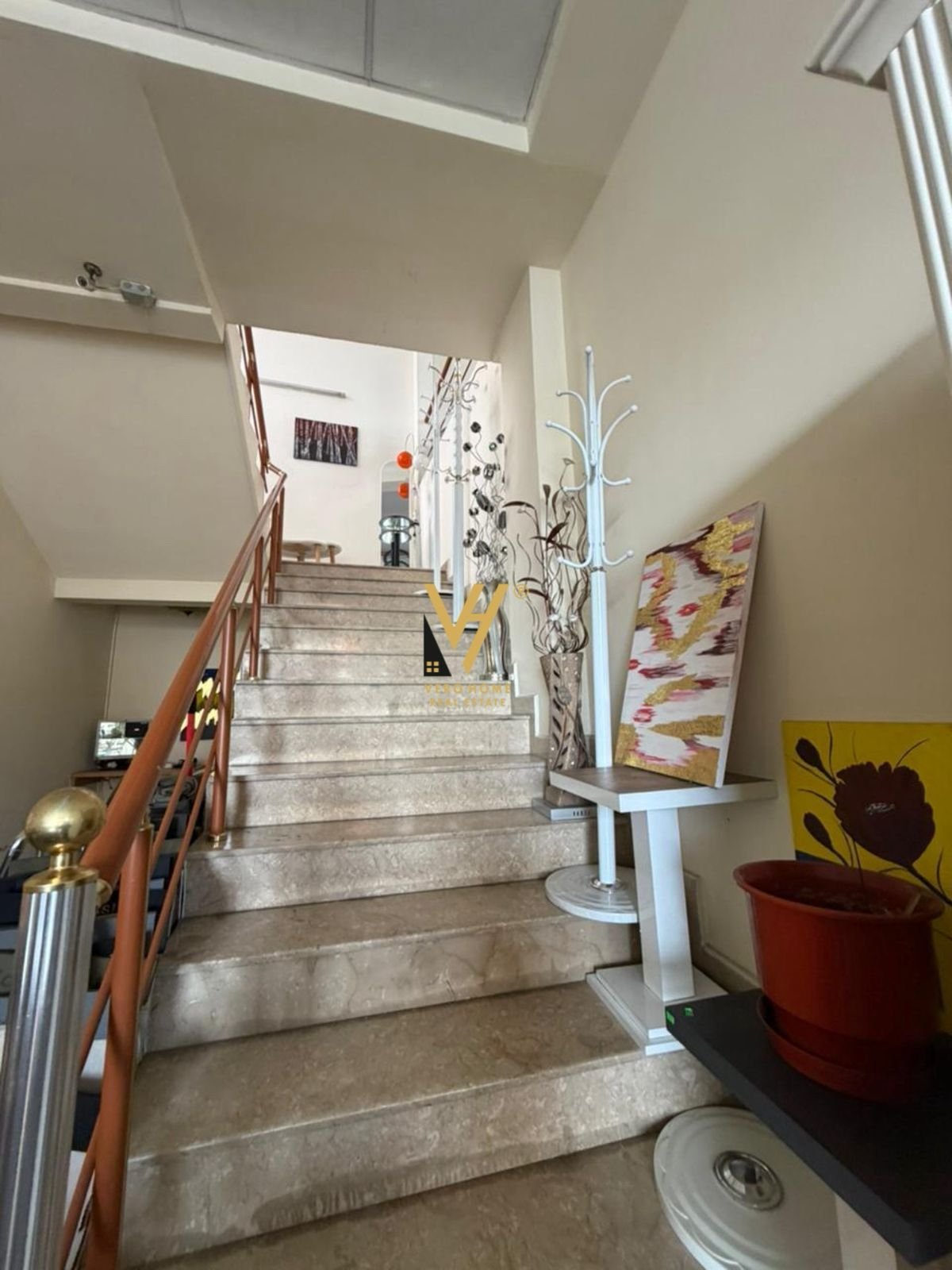 GODINE 360M2 TE STACIONI TRENIT 750.000 LEKE