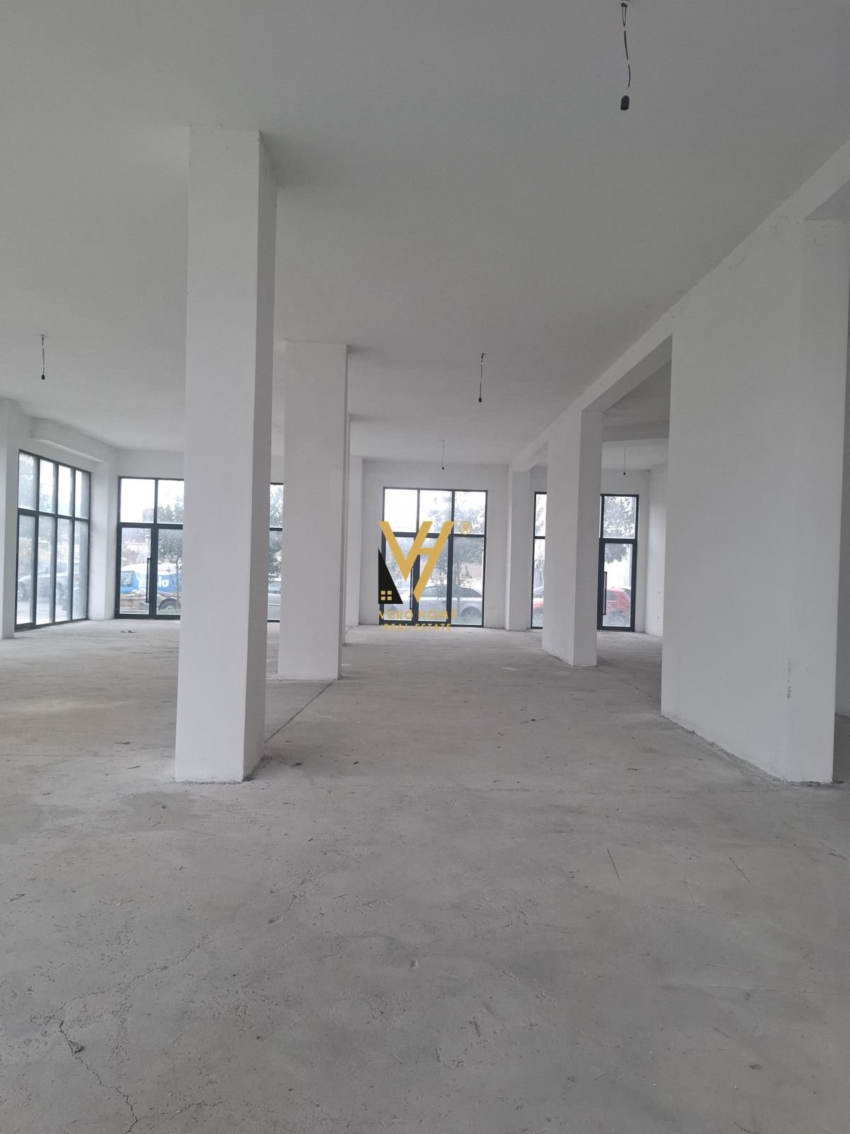 AMBIENT 600 M2 NE ASTIR 5.000 EURO