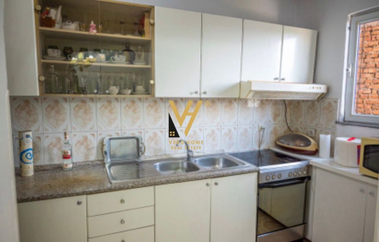 APARTAMENT 3+1 ME QIRA TE PAZARI I RI 750 EURO