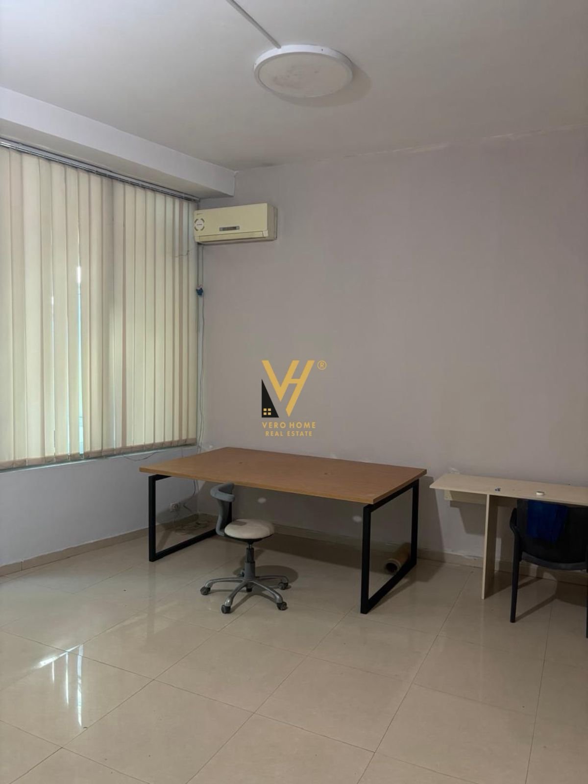 ZYRE 60 M2 ME QERA TE KOMUNA E PARISIT 45.000 LEKE