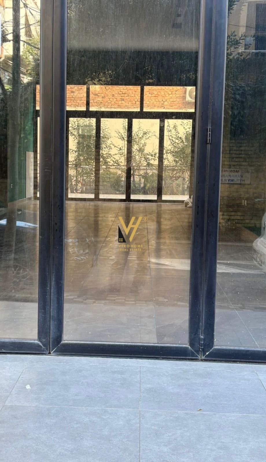 AMBIENT 86 M2 ME QIRA TE 21 DHJETORI 920 EURO