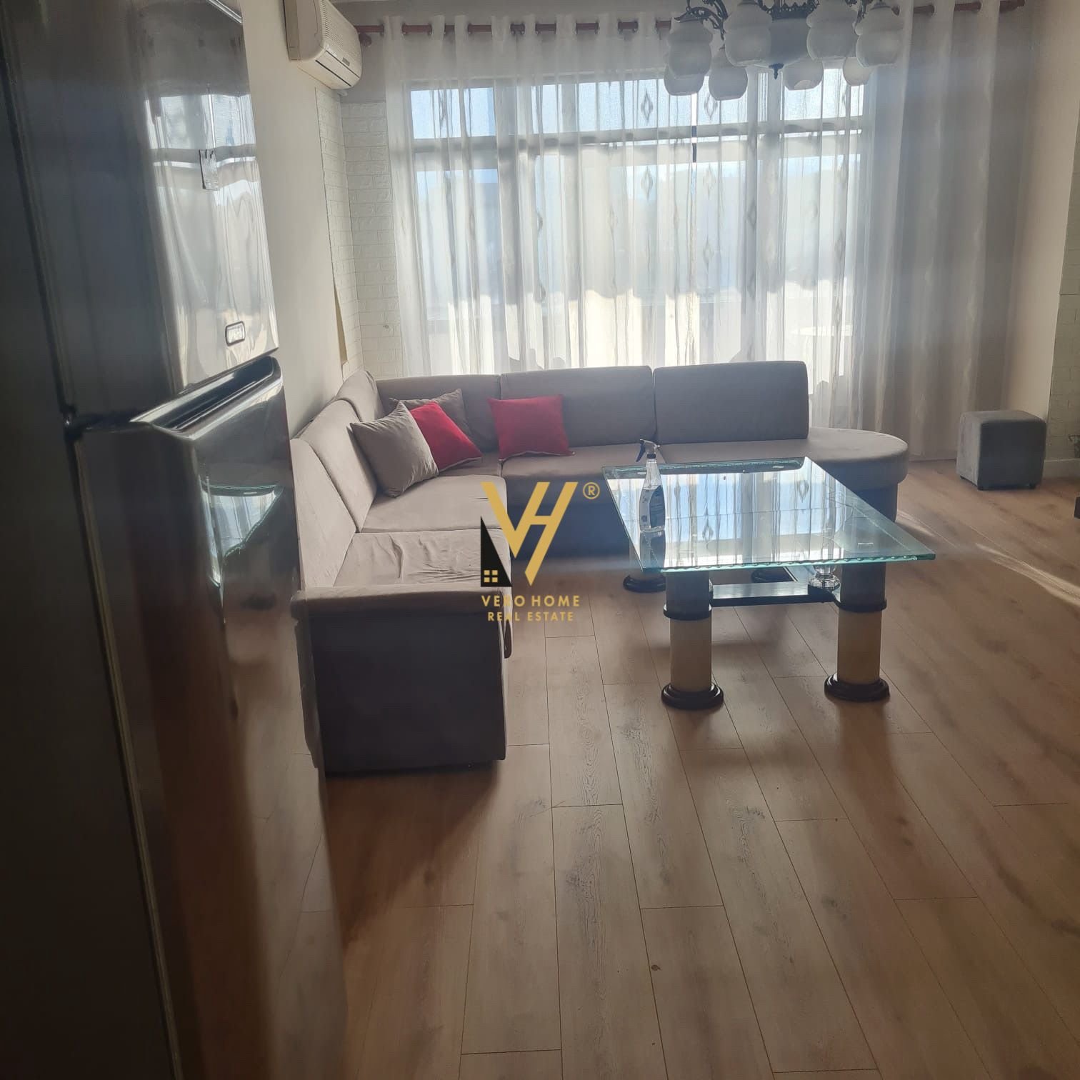 2+1+2+BLK ME QERA TE 21 DHJETORI 70.000 LEKE