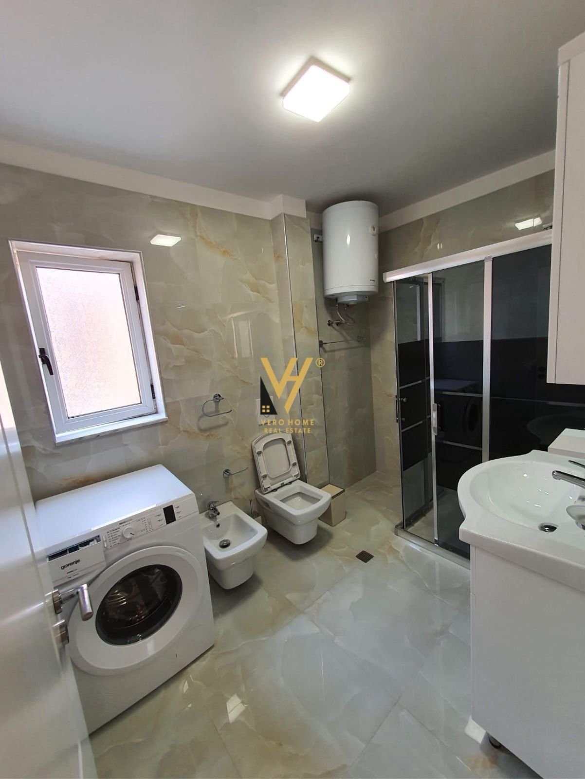 1+1 ME QERA TE RR KONGRESI MANASTIRIT 40.000 LEKE