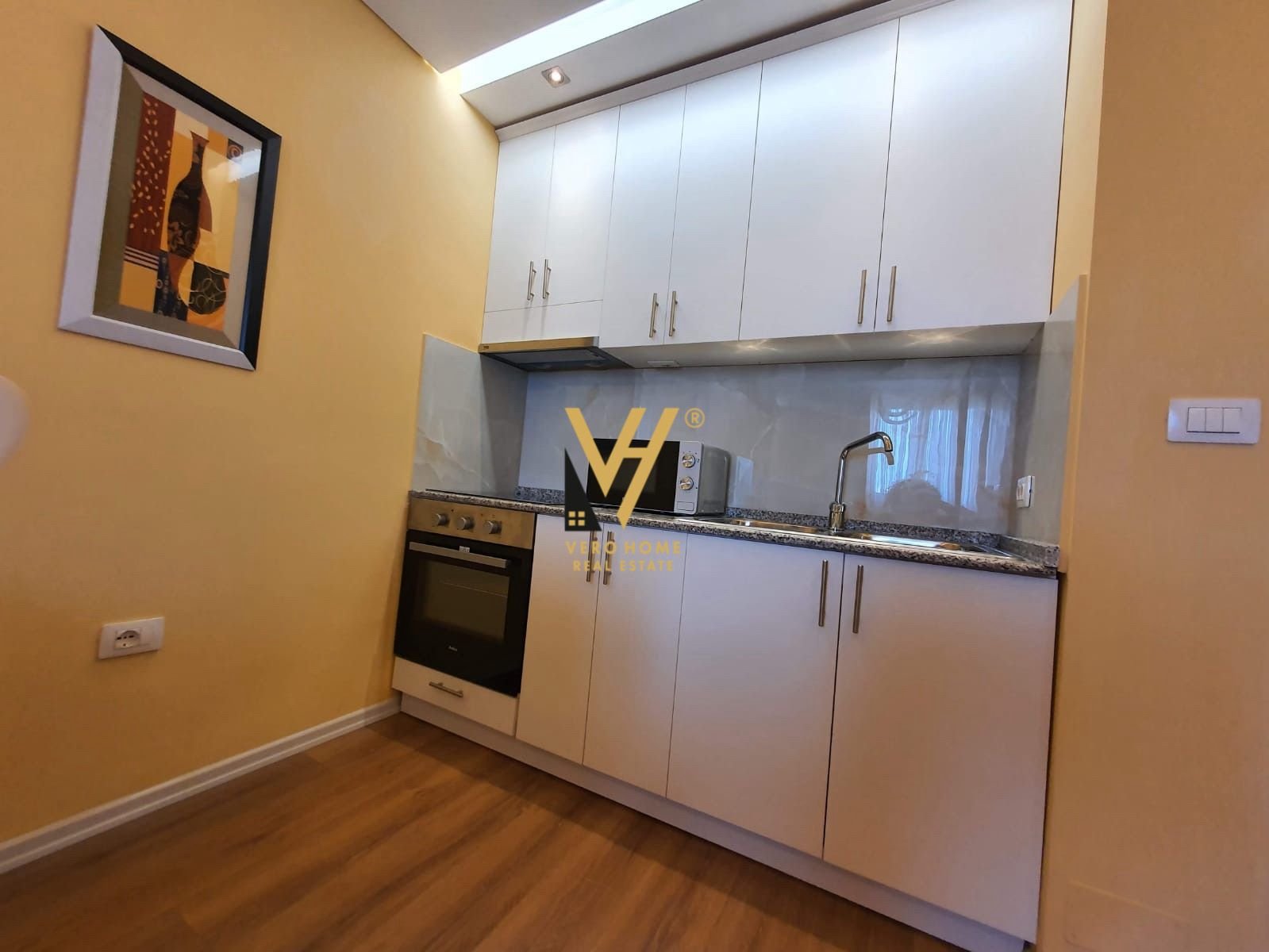 1+1 ME QERA TE RR KONGRESI MANASTIRIT 40.000 LEKE