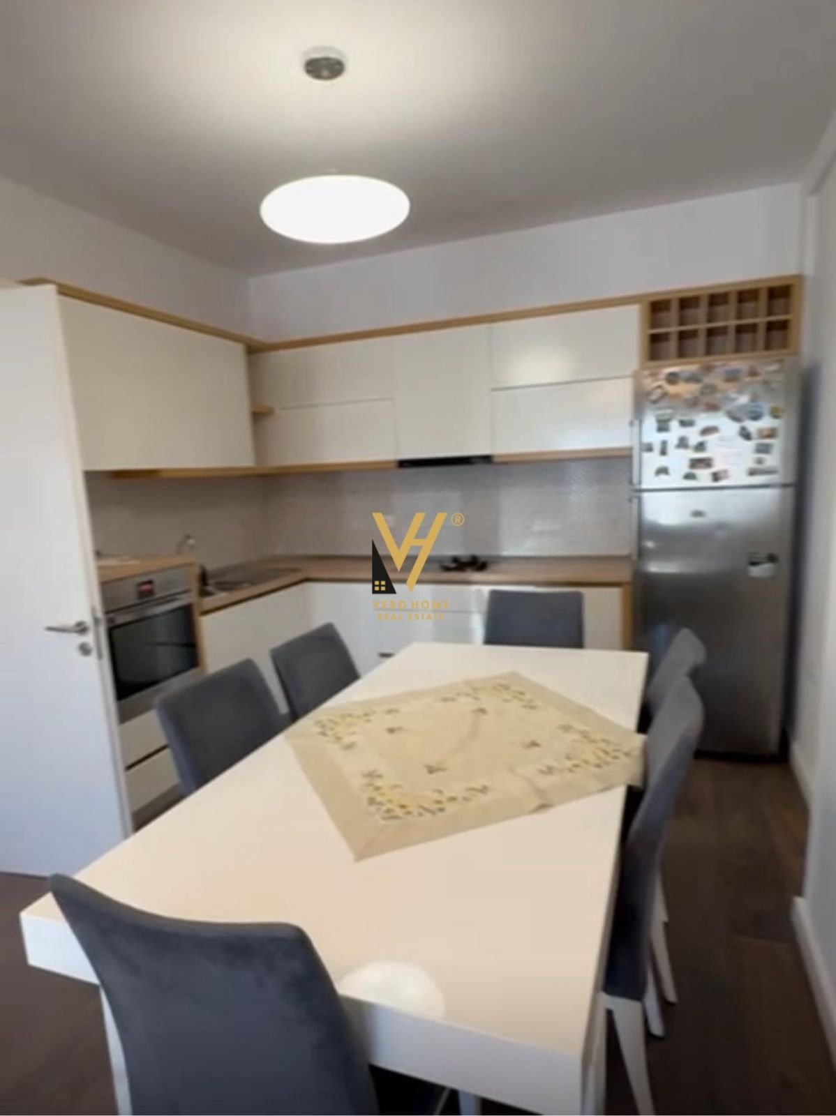 2+1+2+3 BLK NE ASTIR 180.000 EURO