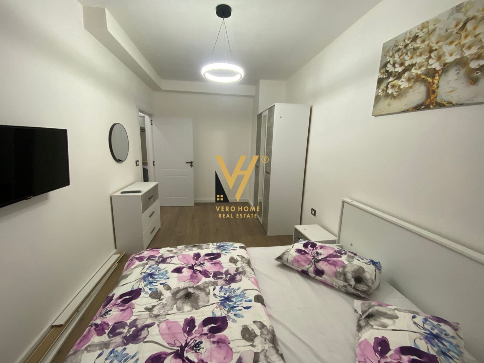 1+1+BLK TE KOMUNA E PARISIT 180.000 EURO