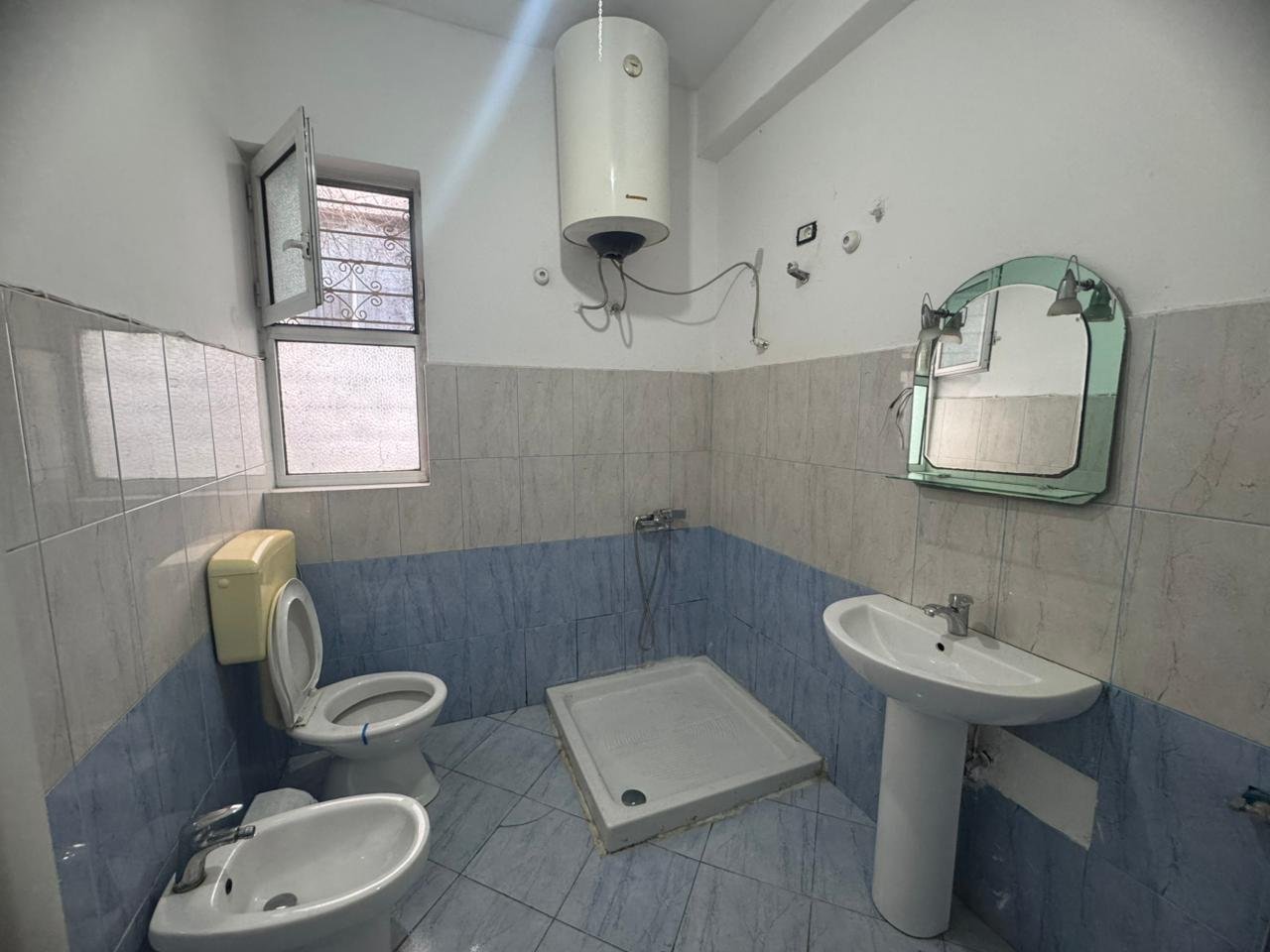 Apartament 1+1 me qira- Pallati me Shigjeta