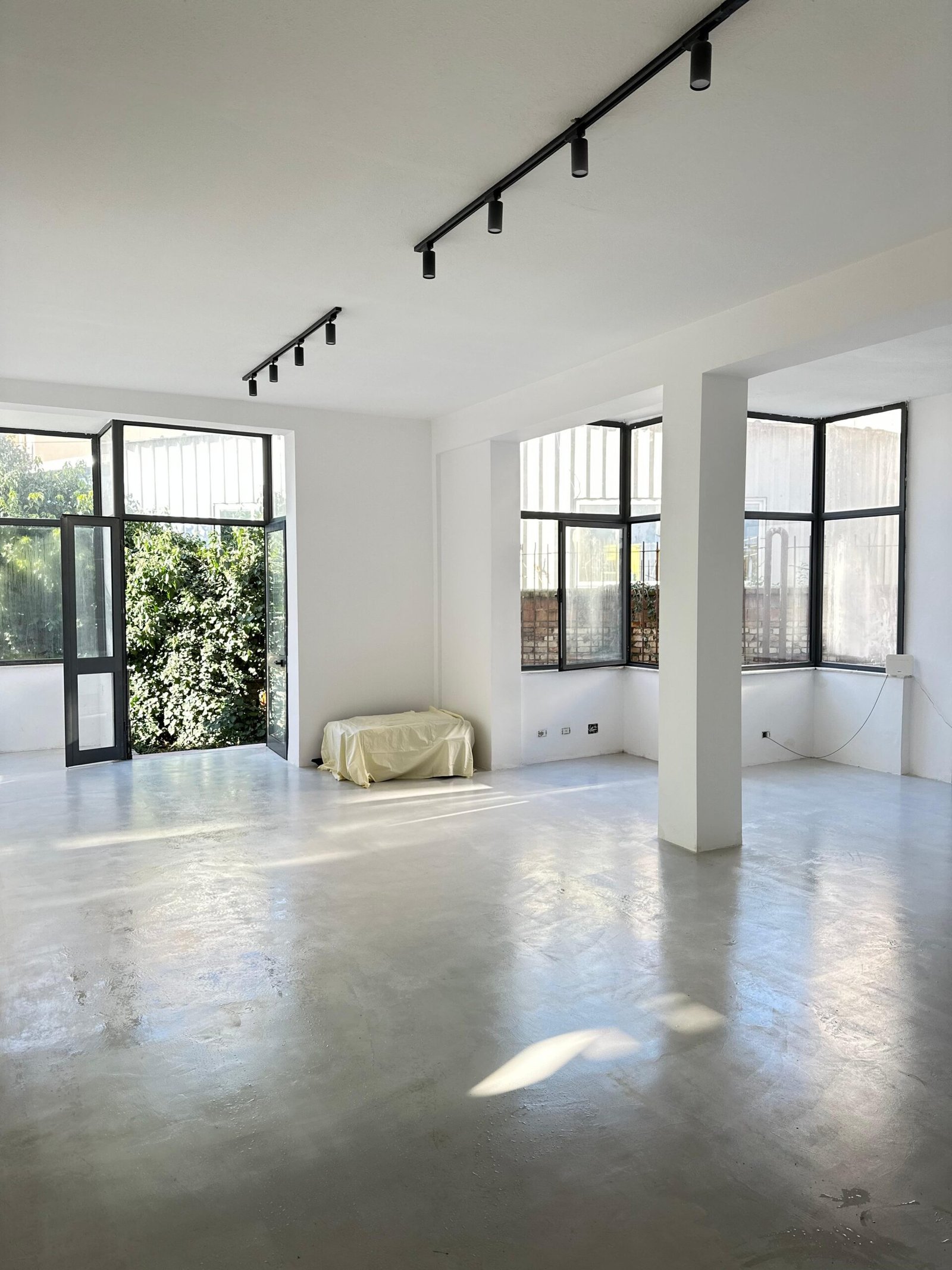 Ambient Bisnes për Qera – 100 m² – Qendra e Tiranë