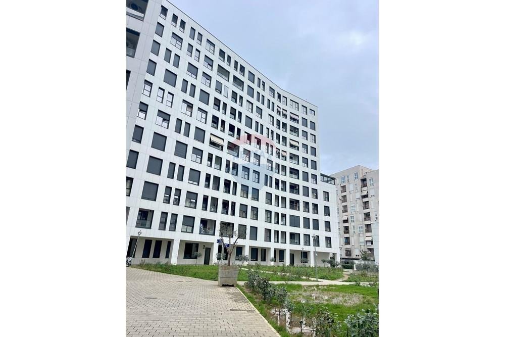 APARTAMENT 1+1 NE SHITJE TEK KOMPLEKSI KONTAKT!