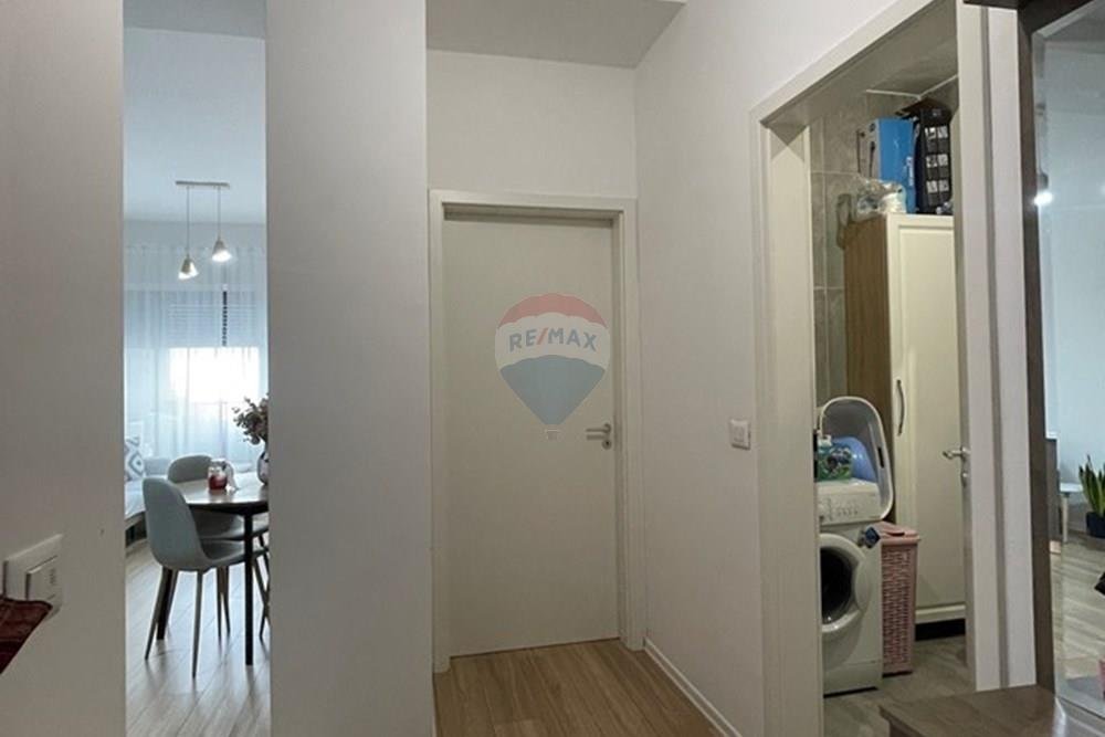 APARTAMENT 1+1 NE SHITJE TEK KOMPLEKSI KONTAKT!