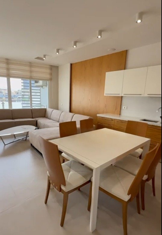 Shitet Apartament 2+1+2 – Kompleksi KIKA 2!!