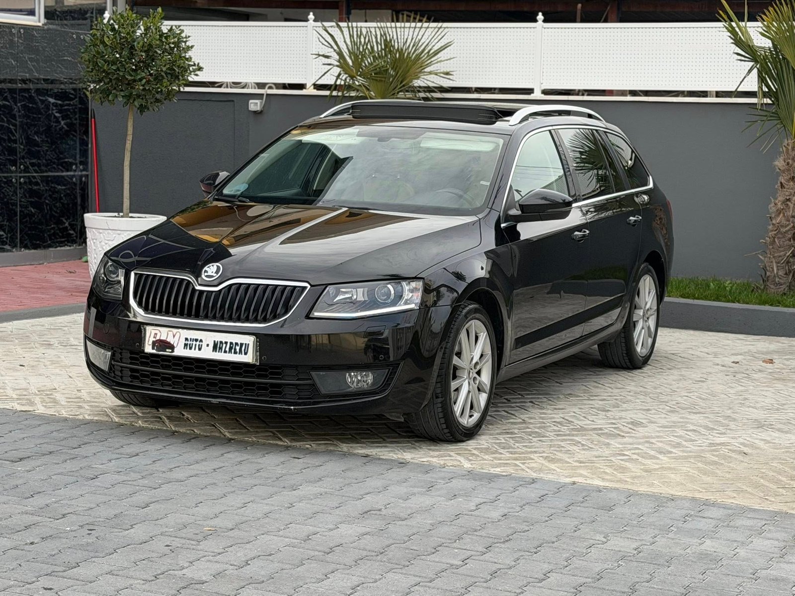 SKODA OCTAVIA-1.6 DIESEL-2015-PANORAMA-AUTOMATIK