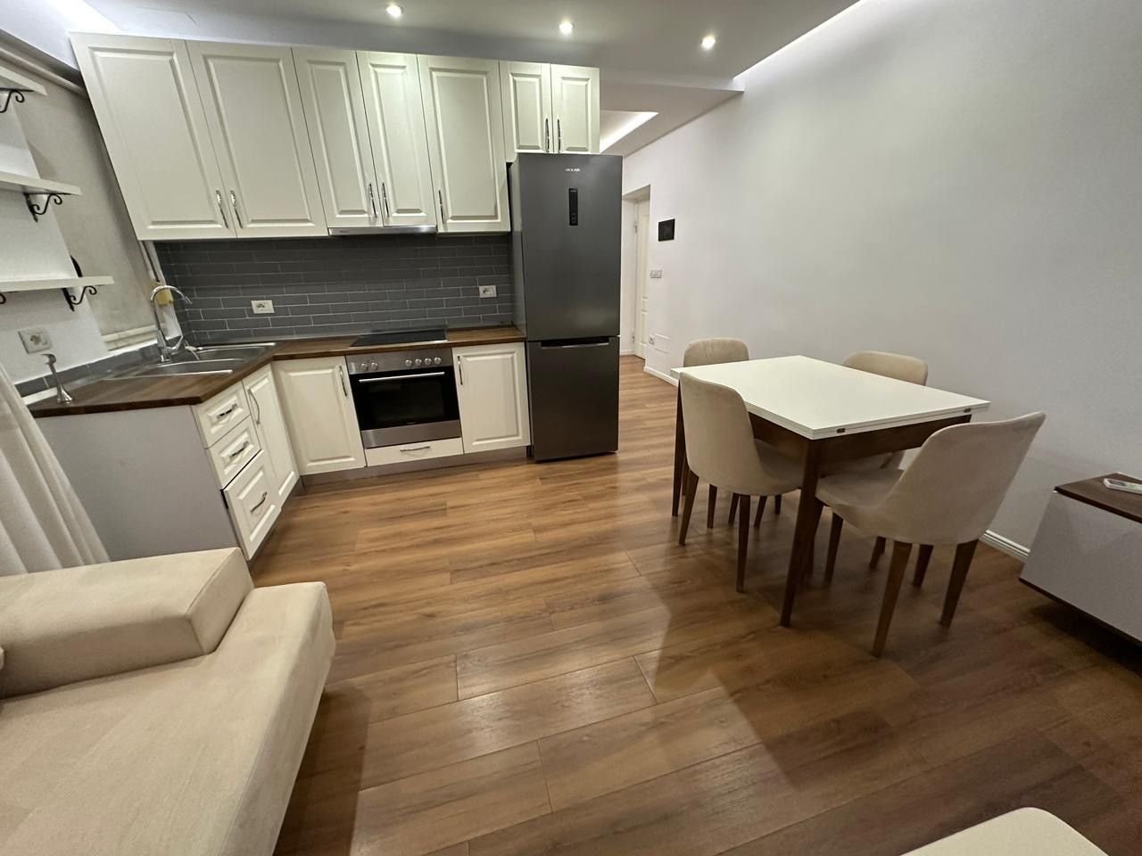 Jepet me Qira Apartament 1+1 – Pranë Selvisë !