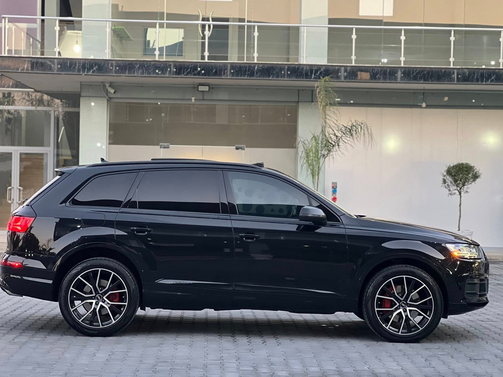 AUDI Q7-3.0T BENZIN-PANORAMA-FULL OPTIONS-PANORAMA