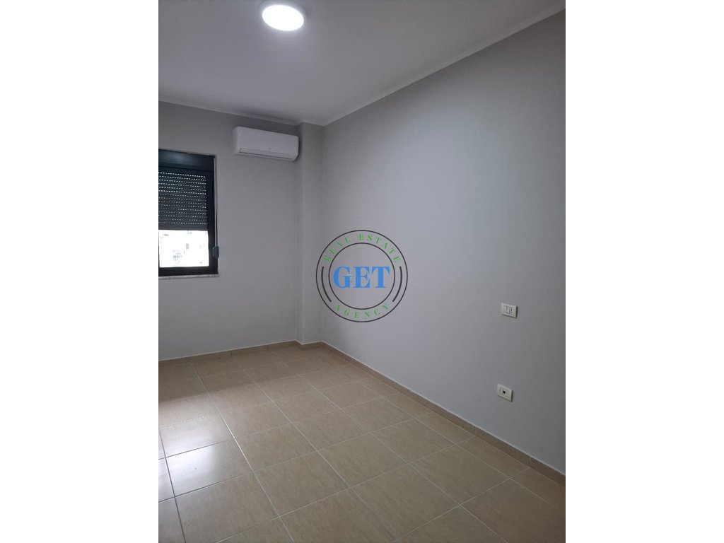 Jepet me qira Apartament 2+1 ,Stadiumi, Durrës