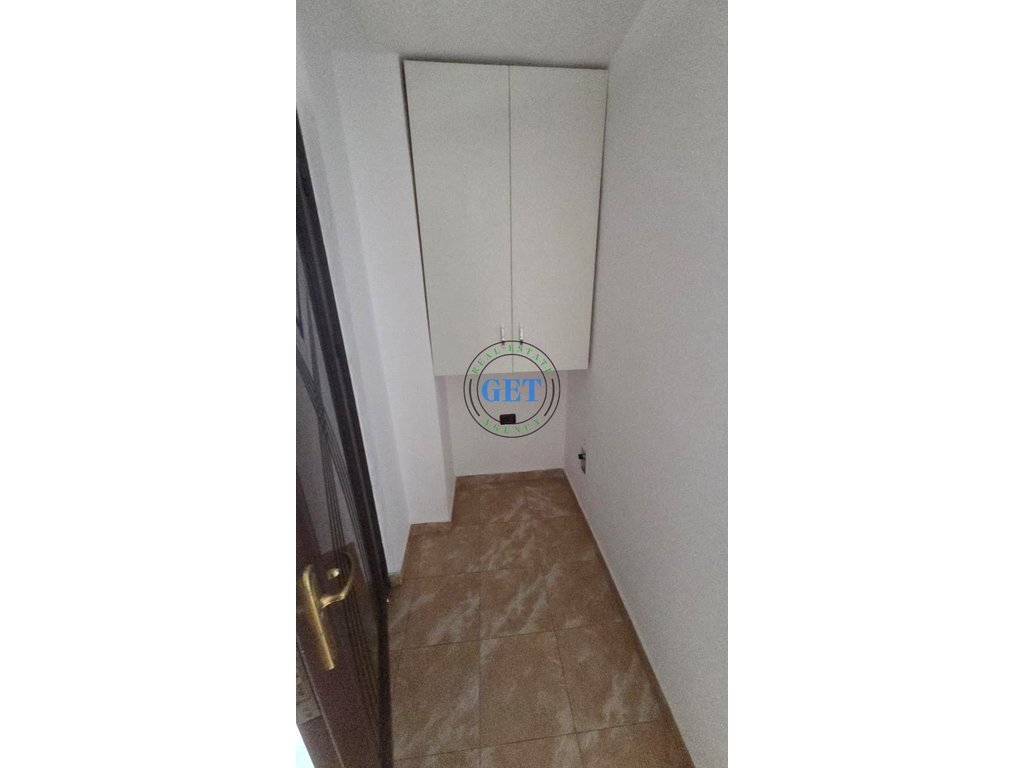 Shitet Apartament 2+1,Pallati i Sportit, Durrës