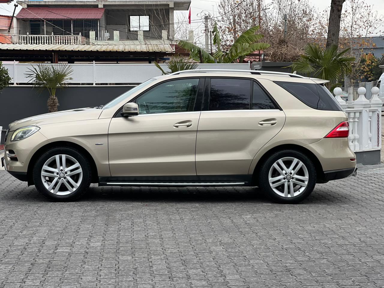MERCEDES BENZ ML350 DIESEL BLUEEFFICIENCY-2012