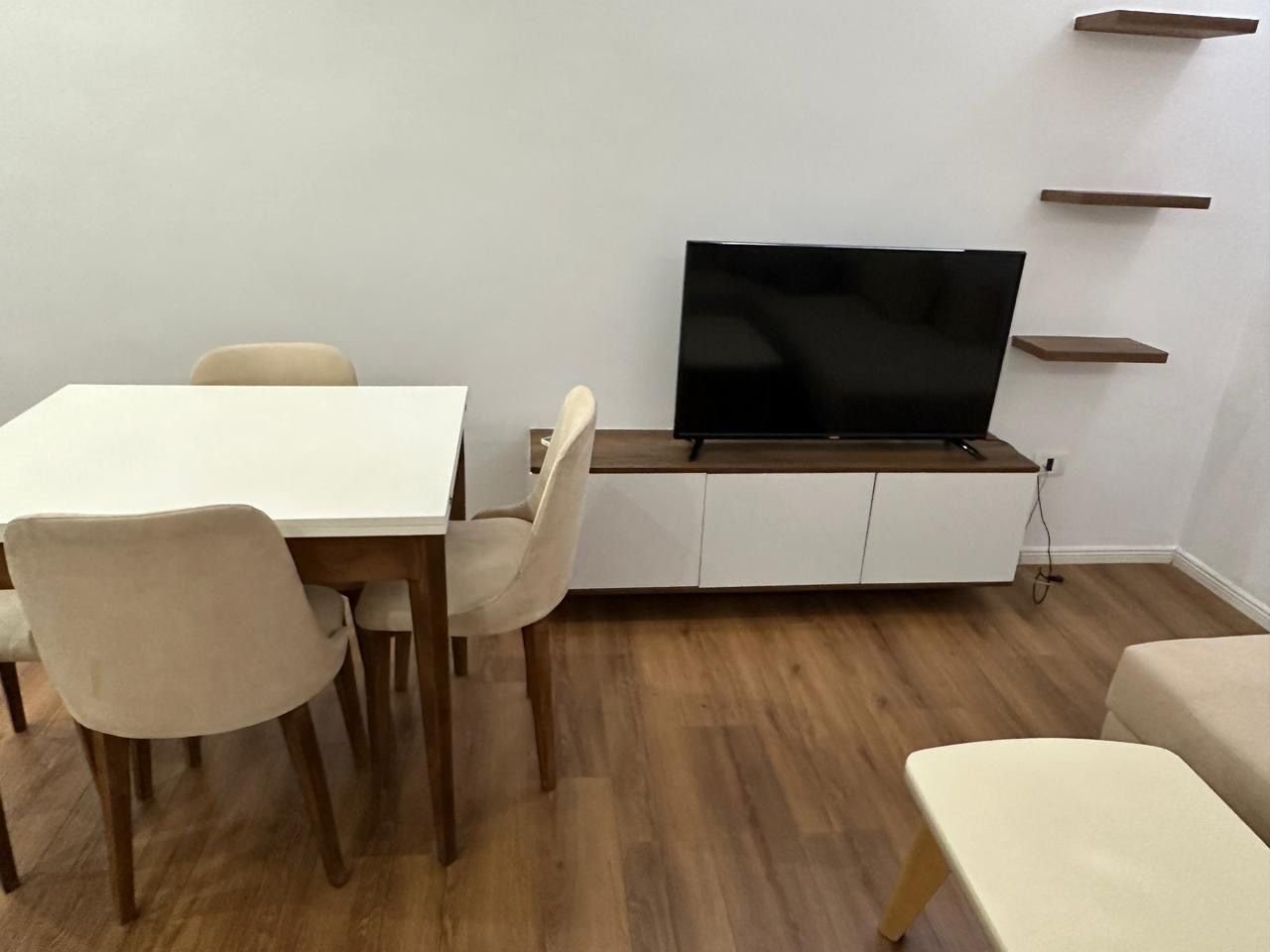 Jepet me Qira Apartament 1+1 – Pranë Selvisë !
