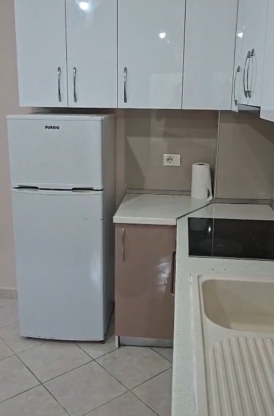 Jepet Apartament 1+1 me qira në Astir !