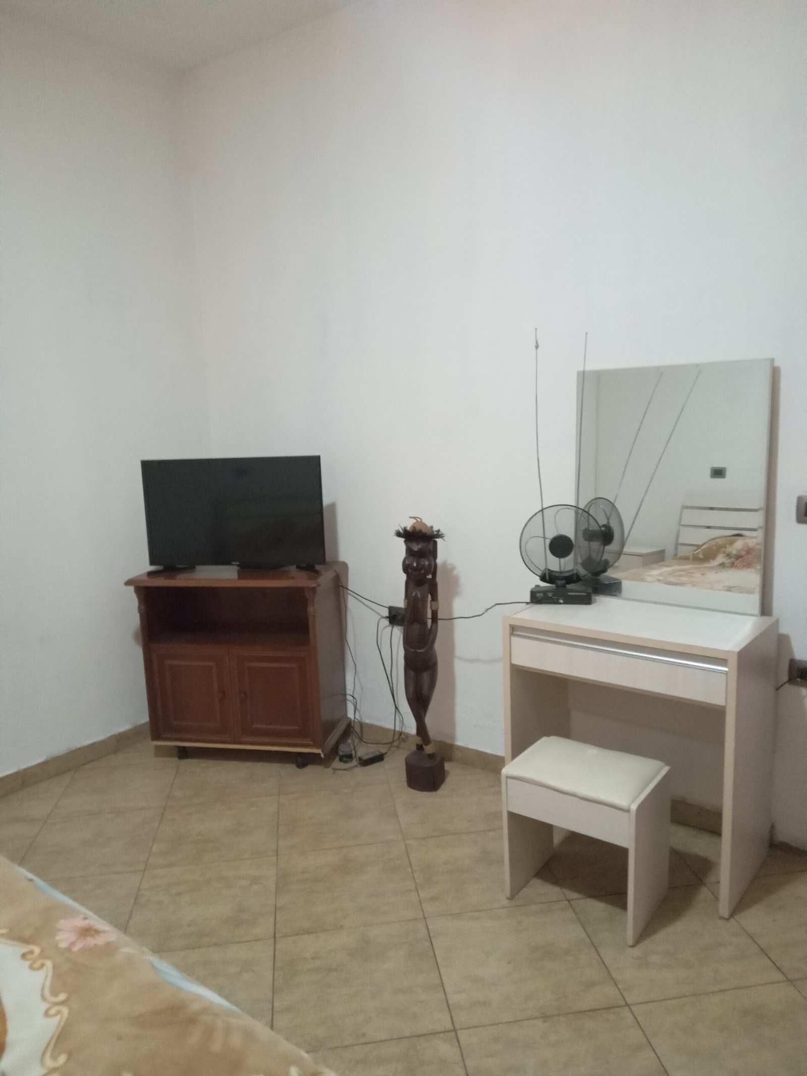 Shtepi me qera 140m, 3+1,+ vend parkimi,650mij lek