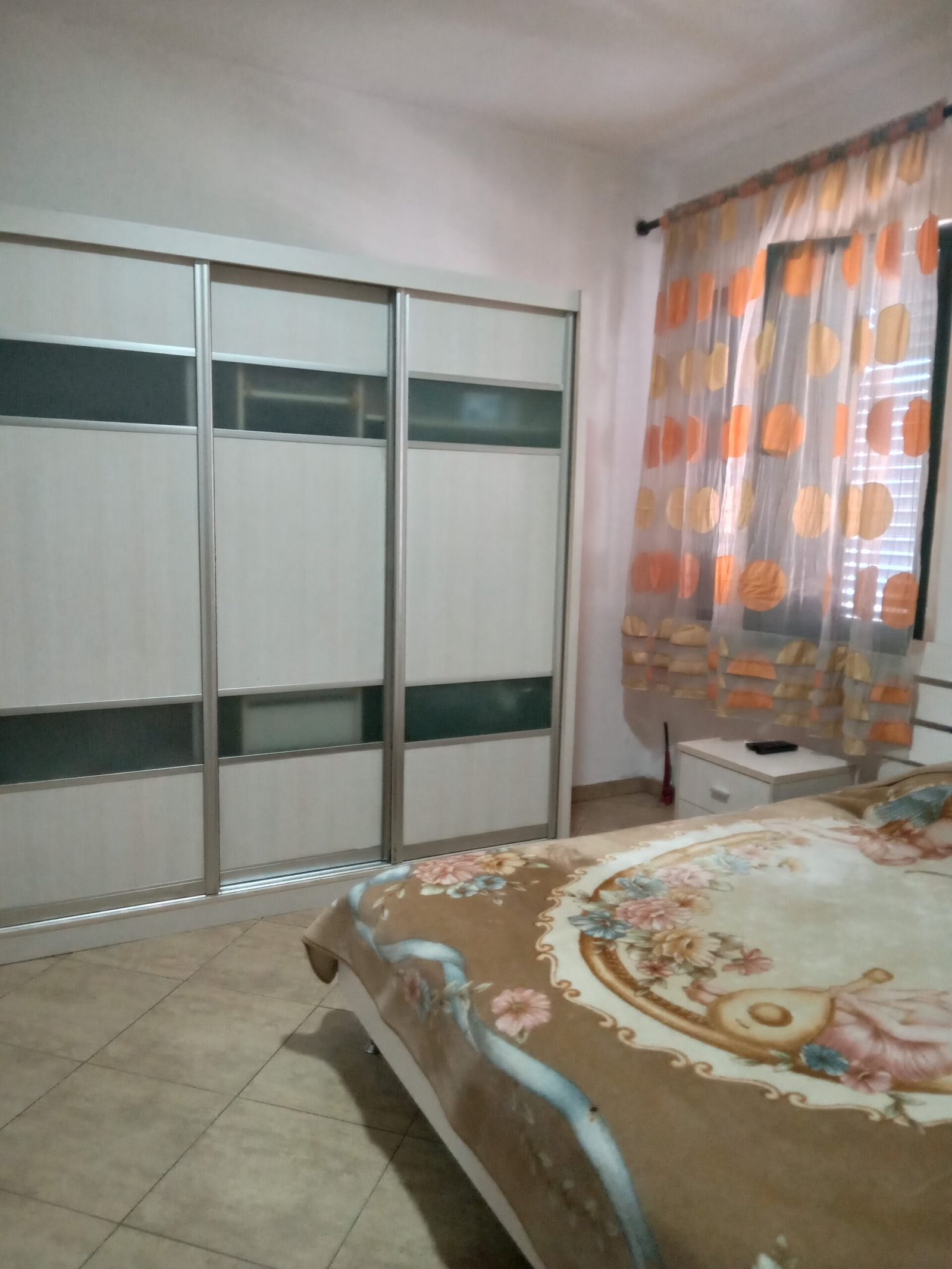 Shtepi me qera 140m, 3+1,+ vend parkimi,650mij lek