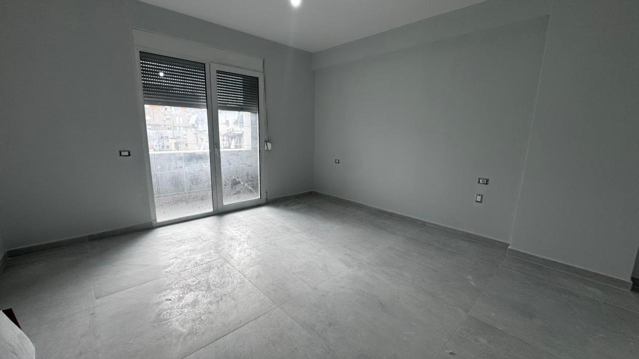 apartament 2+1+2 me qera tek kompleksi star