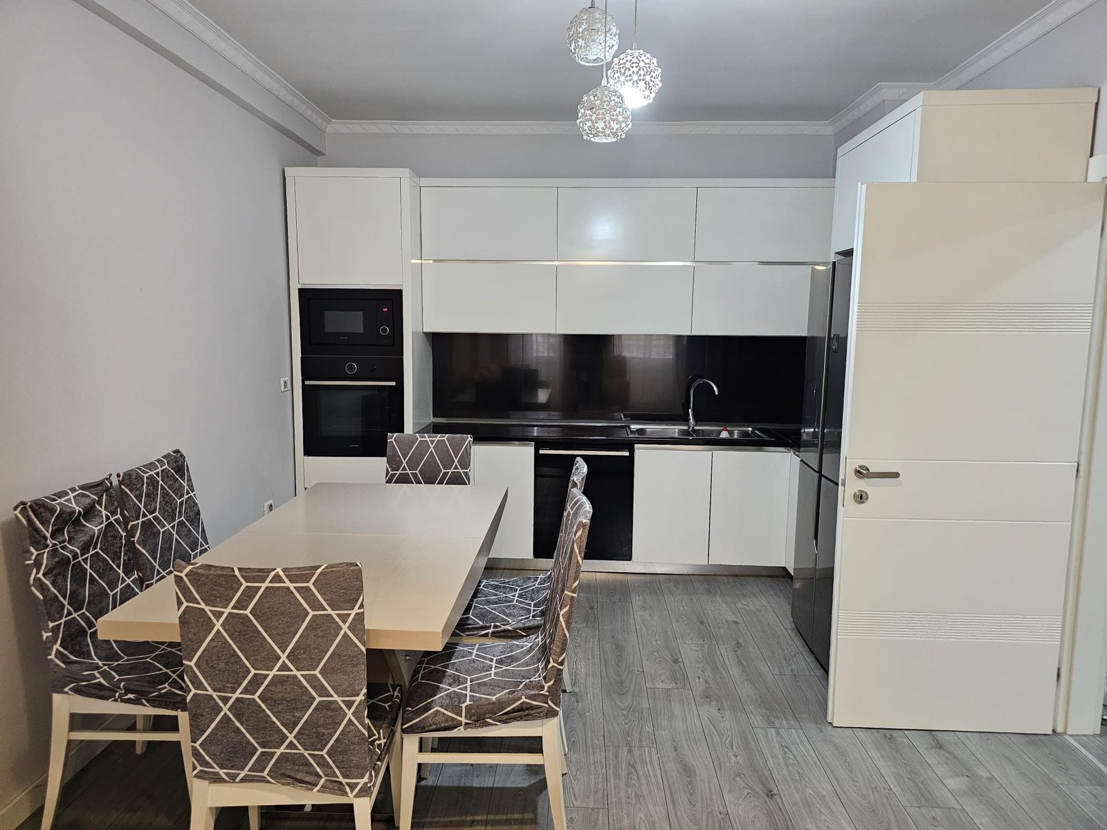Jepet me Qira Apartament 2+1+2 – Bulevardi Migjeni