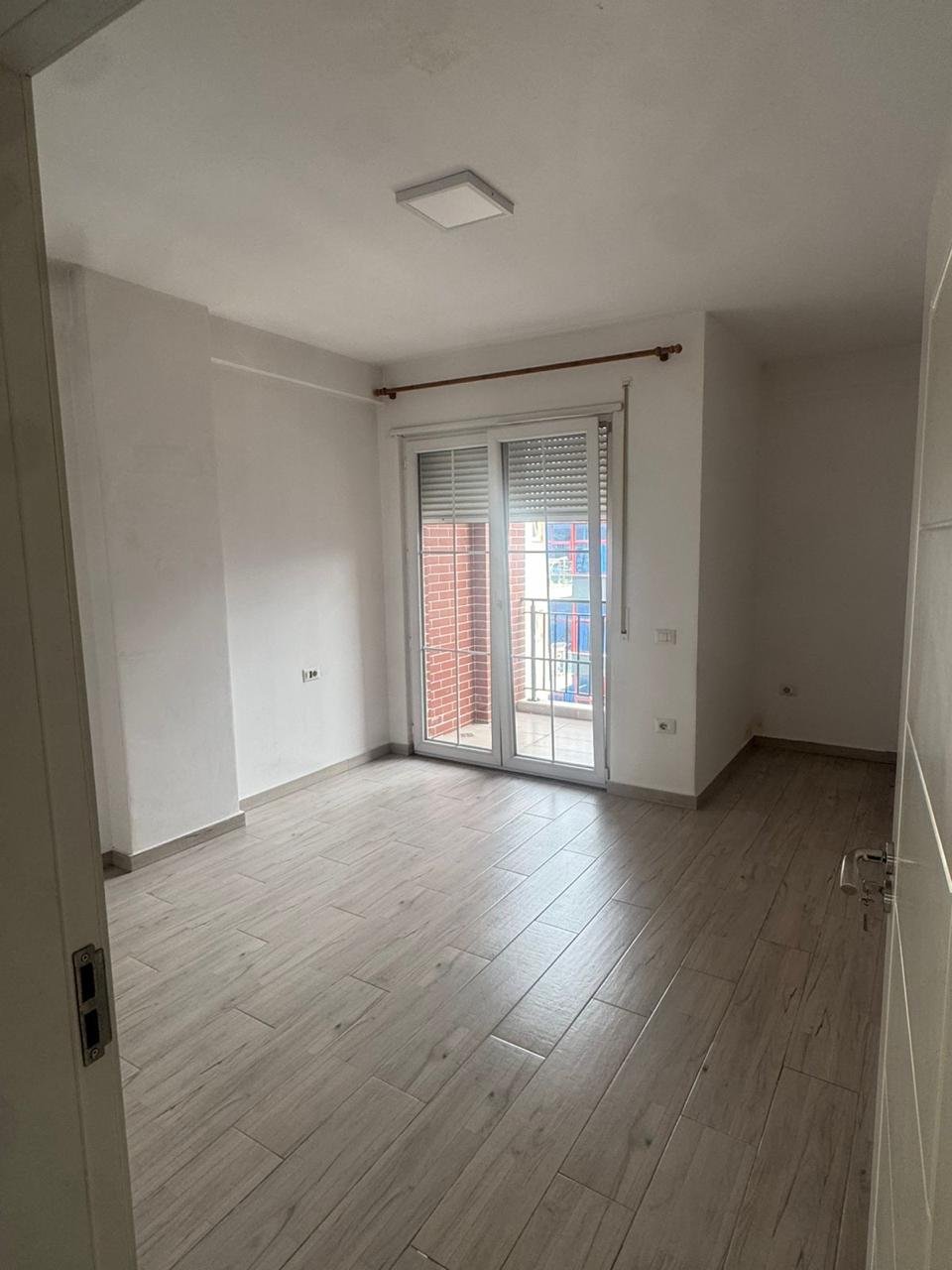 Jepet me Qera – Apartament 1+1 tek 5 Maji !