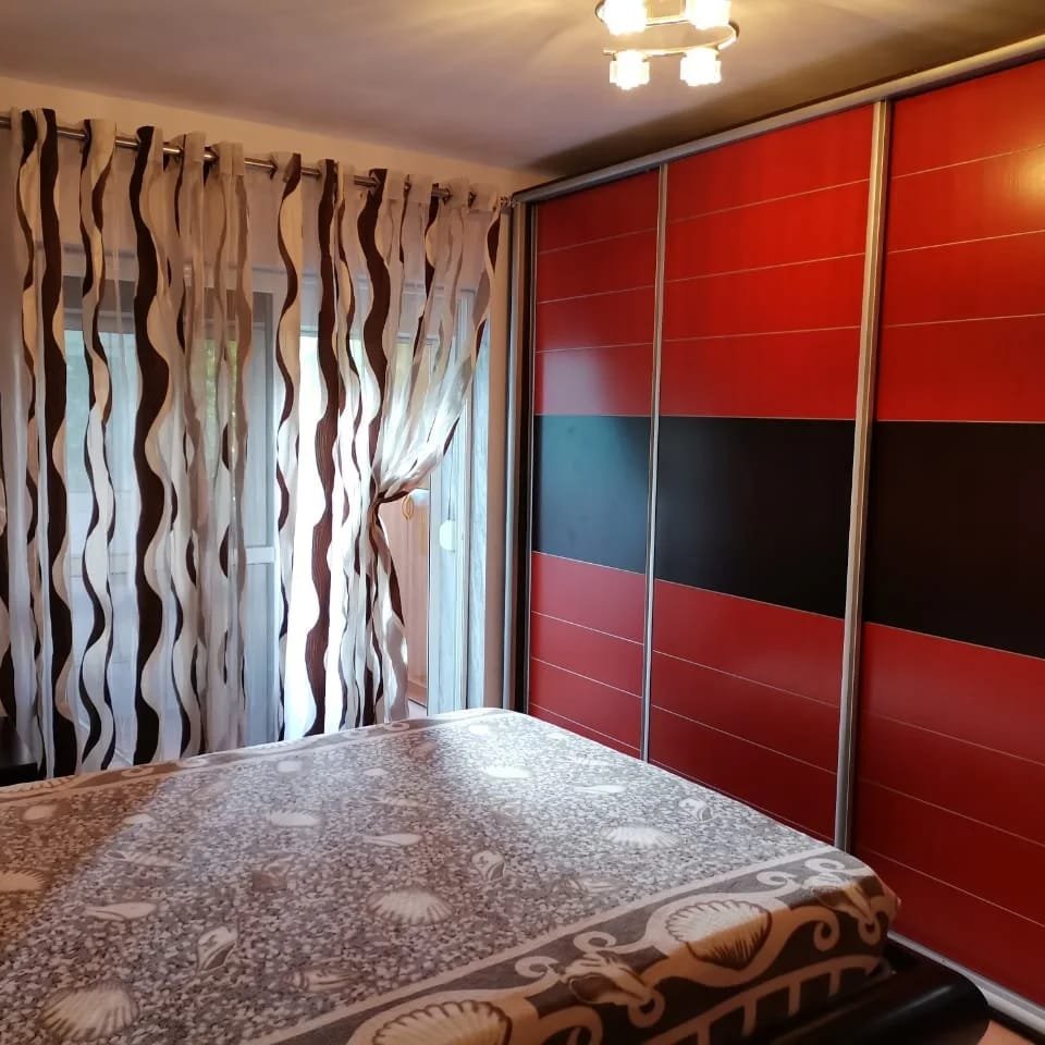Jepet me Qira Apartament 2+1 – Pranë Gjimnazit “Is